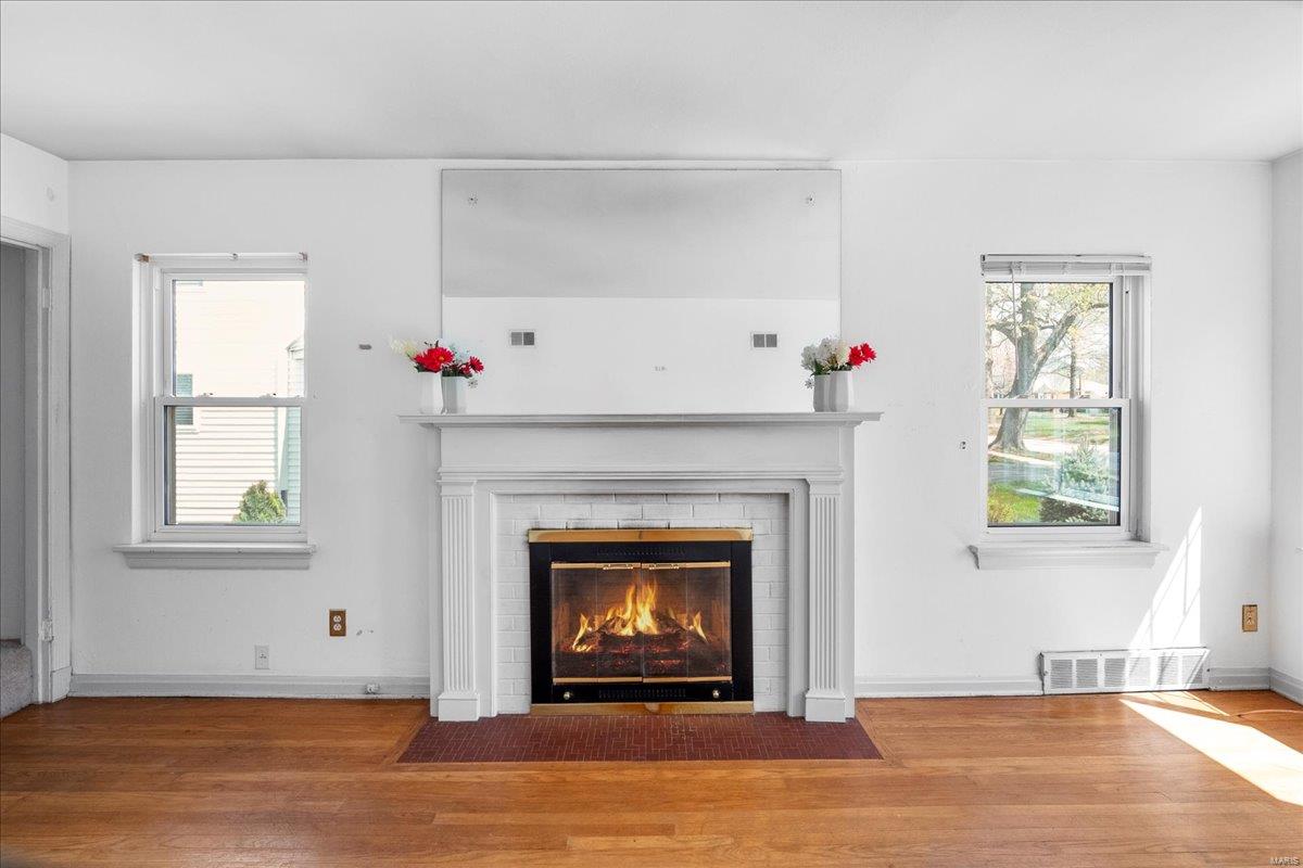 St Louis, Missouri 63117, United States, 3 Bedrooms Bedrooms, ,2 BathroomsBathrooms,Residential,Pending,101363