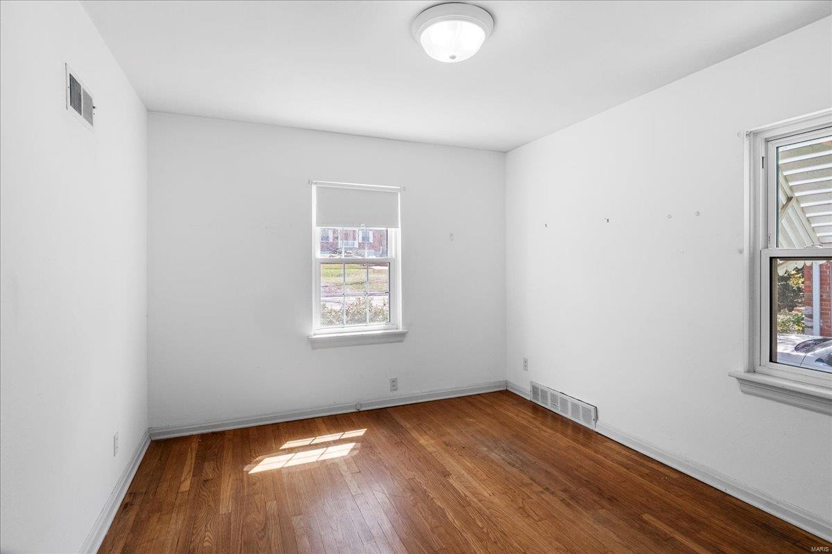 St Louis, Missouri 63117, United States, 3 Bedrooms Bedrooms, ,2 BathroomsBathrooms,Residential,Pending,101363