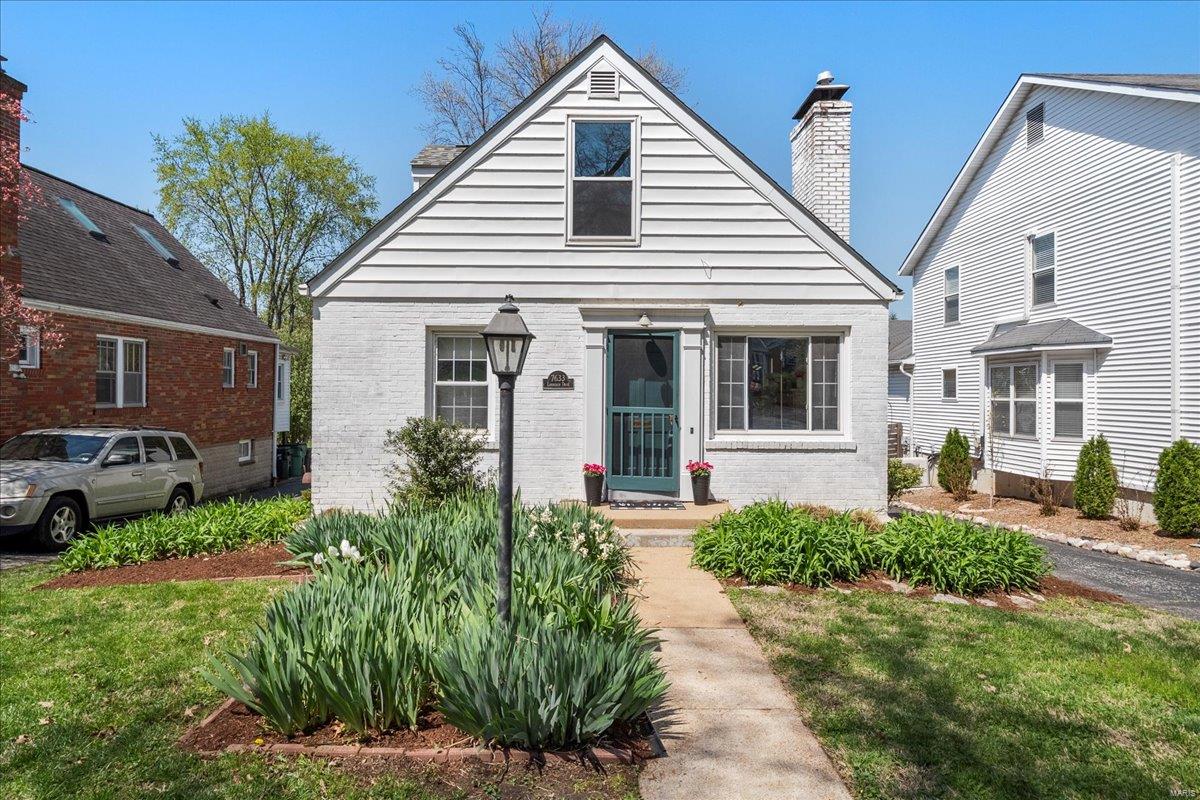 St Louis, Missouri 63117, United States, 3 Bedrooms Bedrooms, ,2 BathroomsBathrooms,Residential,Pending,101363