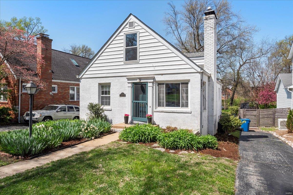 St Louis, Missouri 63117, United States, 3 Bedrooms Bedrooms, ,2 BathroomsBathrooms,Residential,Pending,101363