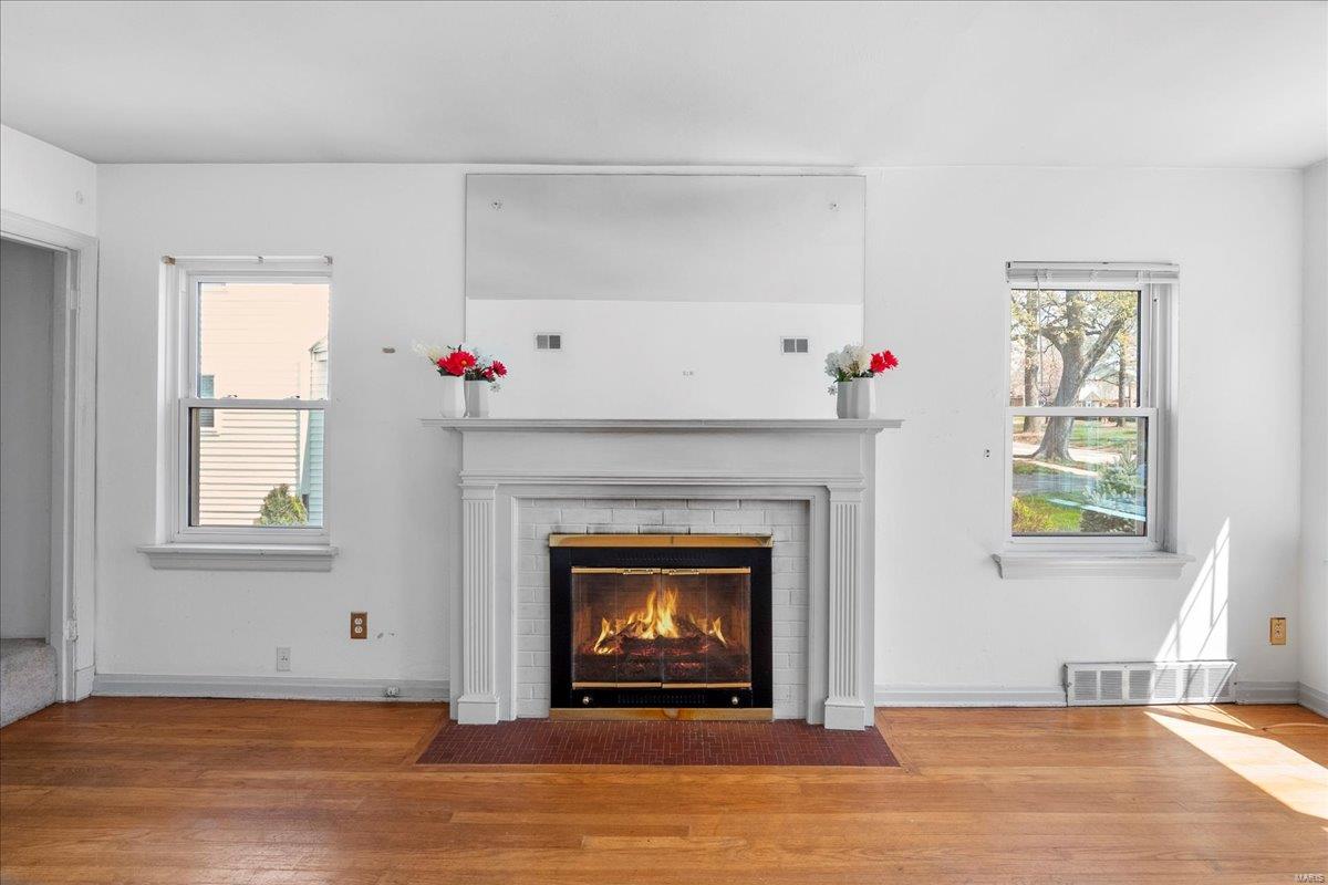 St Louis, Missouri 63117, United States, 3 Bedrooms Bedrooms, ,2 BathroomsBathrooms,Residential,Pending,101363