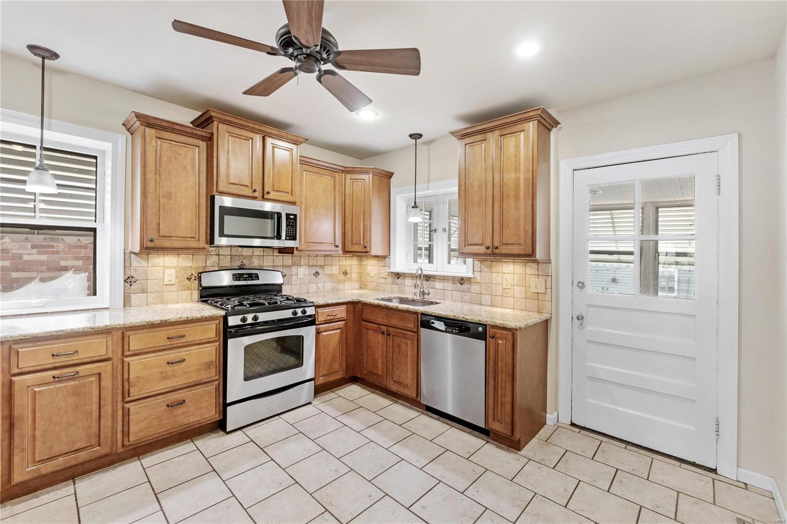 St Louis, Missouri 63109, United States, 3 Bedrooms Bedrooms, ,2 BathroomsBathrooms,Residential,Pending,30953