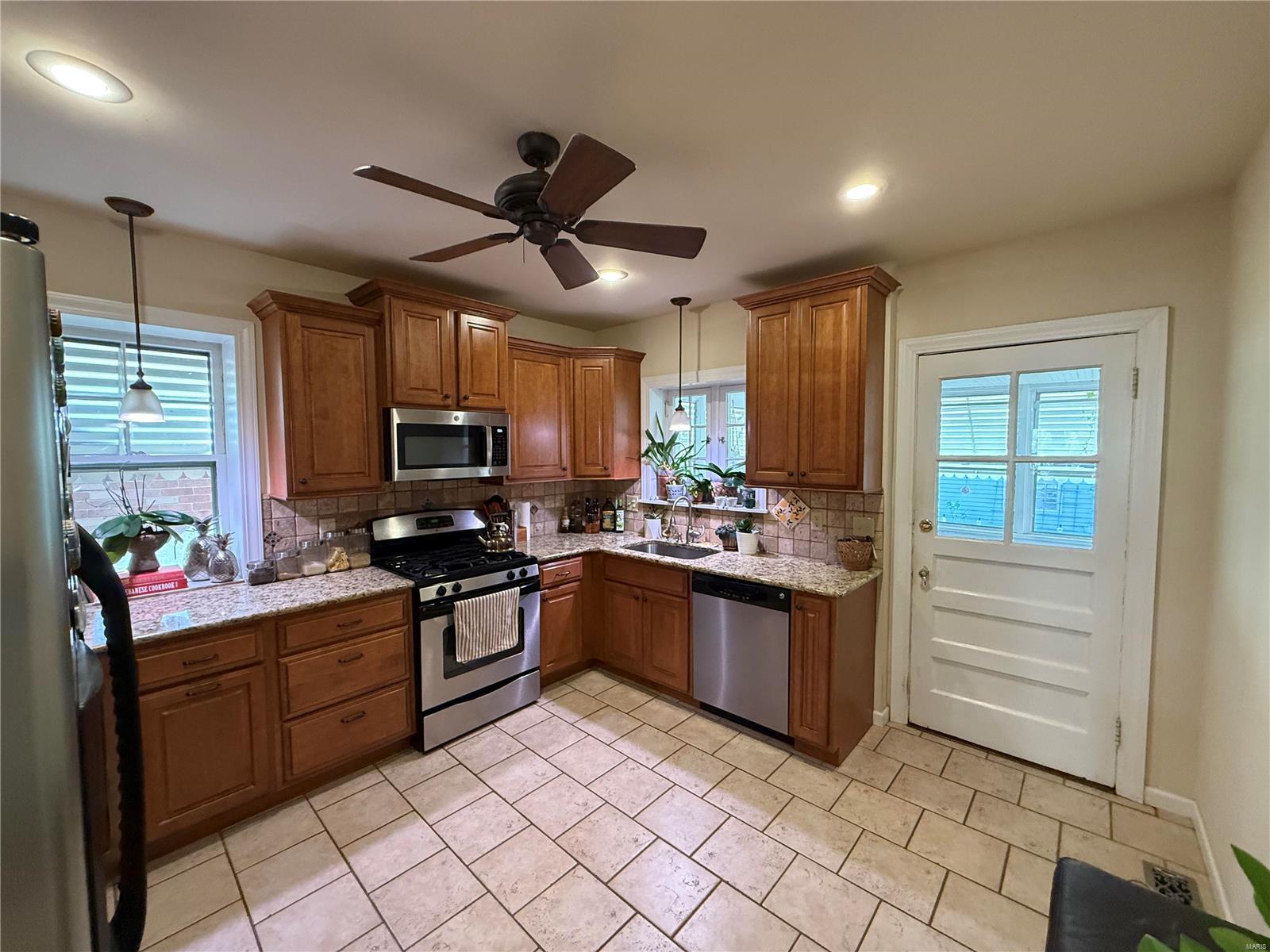 St Louis, Missouri 63109, United States, 3 Bedrooms Bedrooms, ,2 BathroomsBathrooms,Residential,Pending,30953