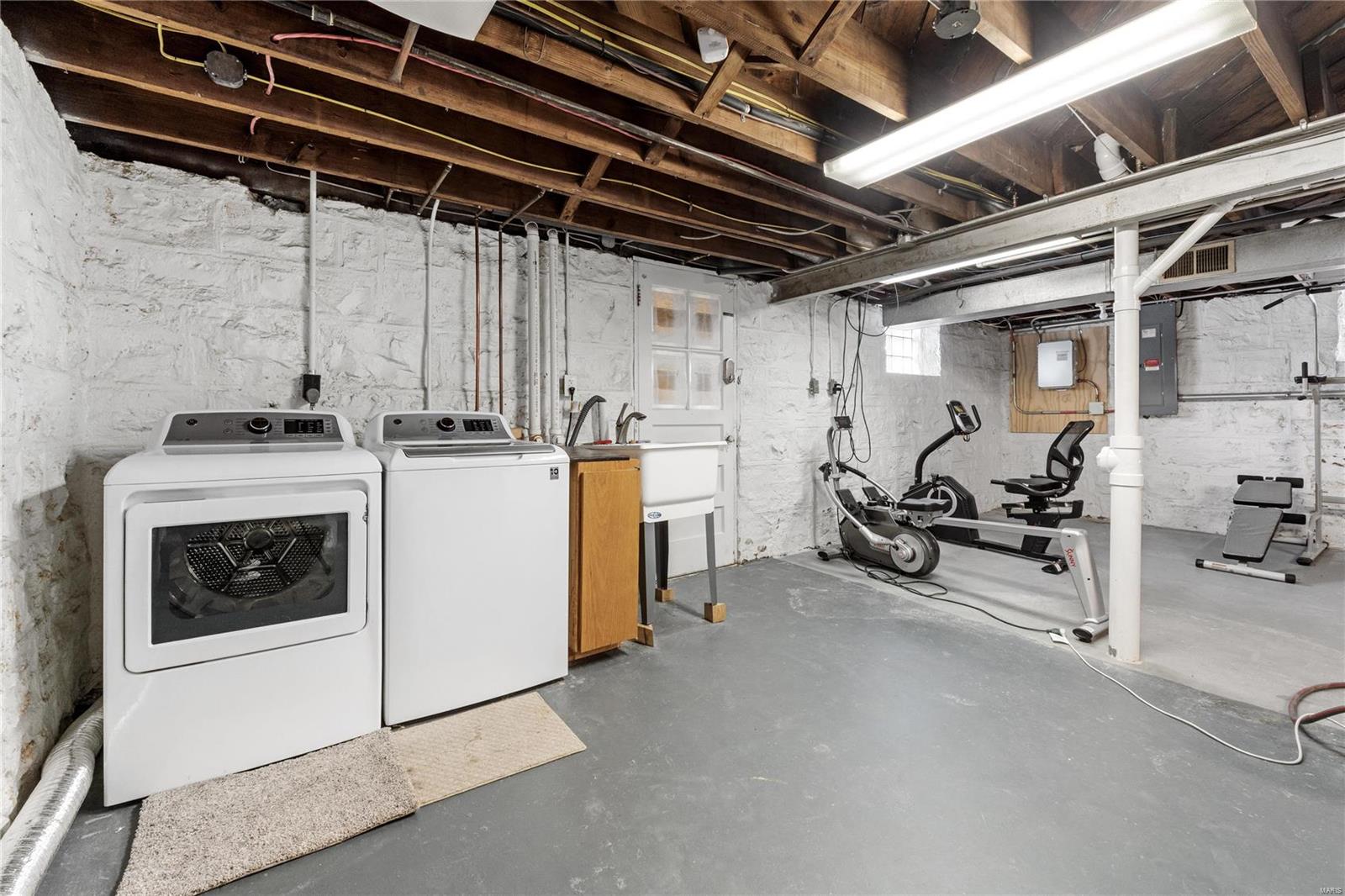 St Louis, Missouri 63109, United States, 3 Bedrooms Bedrooms, ,2 BathroomsBathrooms,Residential,Pending,30953