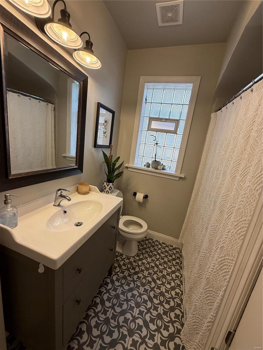 St Louis, Missouri 63109, United States, 3 Bedrooms Bedrooms, ,2 BathroomsBathrooms,Residential,Pending,30953