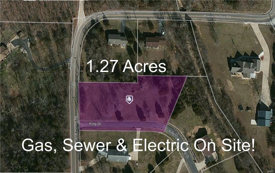 THIS IS THE PERFECT SITE FOR YOUR DREAM HOME.  THIS LOT IS HOT AND READY TO POP: IT'S GOT IT ALL RIGHT AT THE CURB, WATER, SEWER, GAS, CABLE - EVERYTHING. BRING YOUR PLANS OR YOUR BUILDER.  HOLD FOR FUTURE INVESTMENT. THIS IS A HOT SELLING MARKET AND NEW CONSTRUCTION ON A LOT LIKE THIS IS WHAT EVERYEONE IS AFTER SO DONT' WAIT TO COME SEE THIS SPECTACULAR LOT.  TRUST ME, THIS LOT WON'T LAST! Additional Rooms: In Platted Subdv.