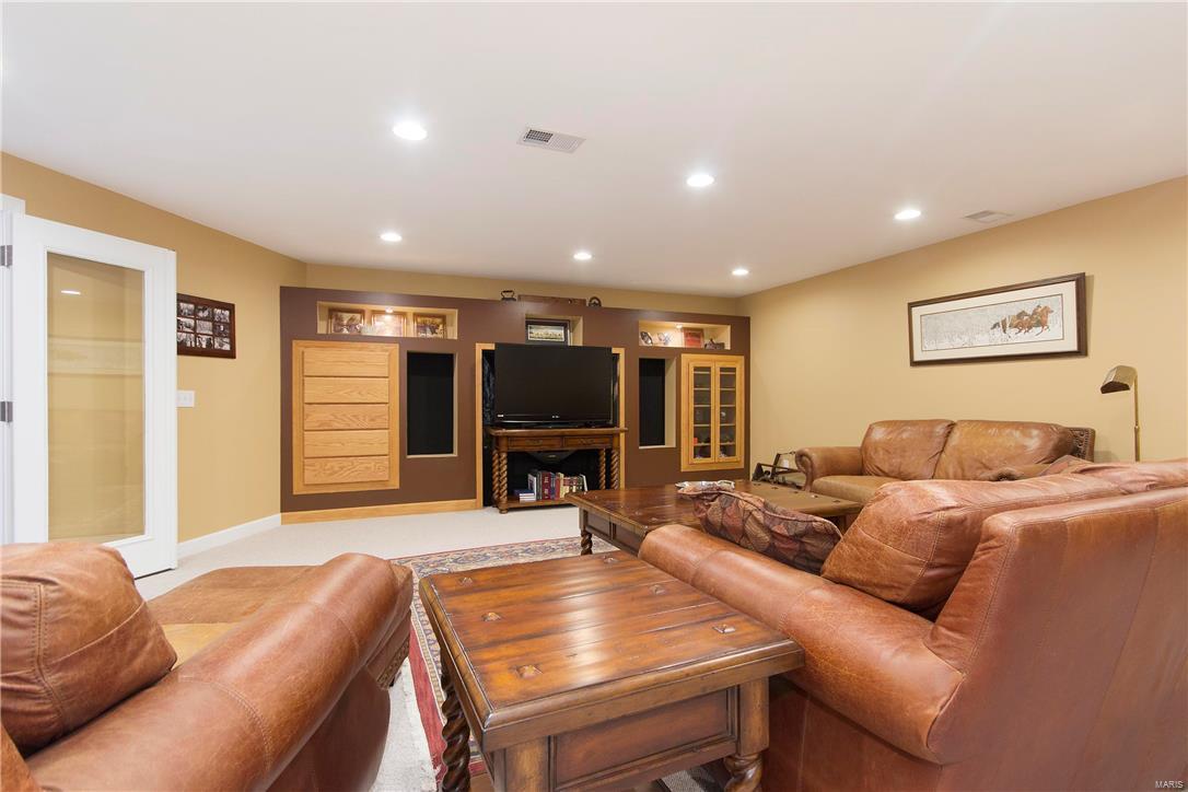 Summit Estate - Residential