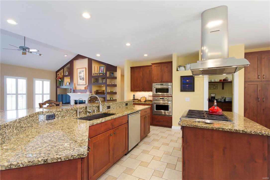 Summit Estate - Residential