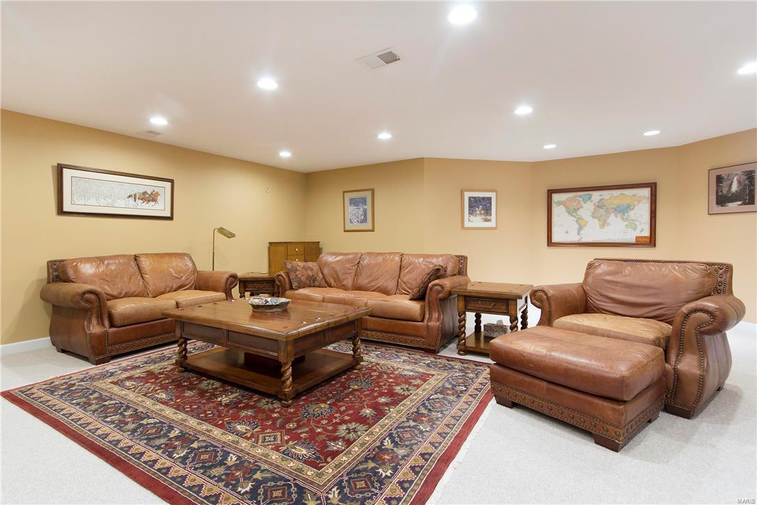 Summit Estate - Residential