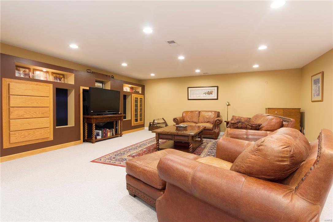 Summit Estate - Residential