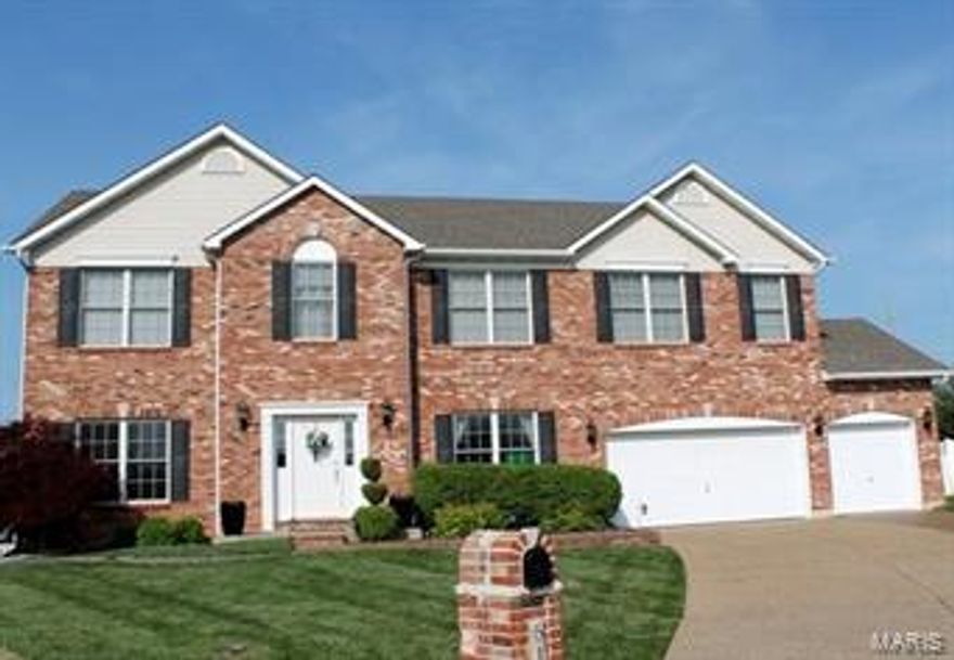*******STATELY 2 STORY ON THE CUL-DE-SAC*******Full brick front elevation with quad gables, over 4200 square feet on 3 levels of living. Large open foyer with formal living and dining rooms, open floor plan from end to end. Massive family room with 5 window bay and wood burning fireplace, kitchen and breakfast with the pool view.....center island, solid surface tops, stainless steel appliances, and ceramic backsplash. Huge master suite with vaulted ceiling, luxury bath and his and her walk in closets, additional bedrooms with walk in's also. Finished lower level includes.....family area/game area and kids play area, the over 18,000 sq. ft. lot with a cool pool, abundant decking, stone walk way, and full perimeter vinyl fenced yard. Villages offer walking trails, small lakes, tennis, pools, and optional golf memberships.******A BIG FAMILY HOME THAT CAN HANDLE THE GOOD TIMES!*******