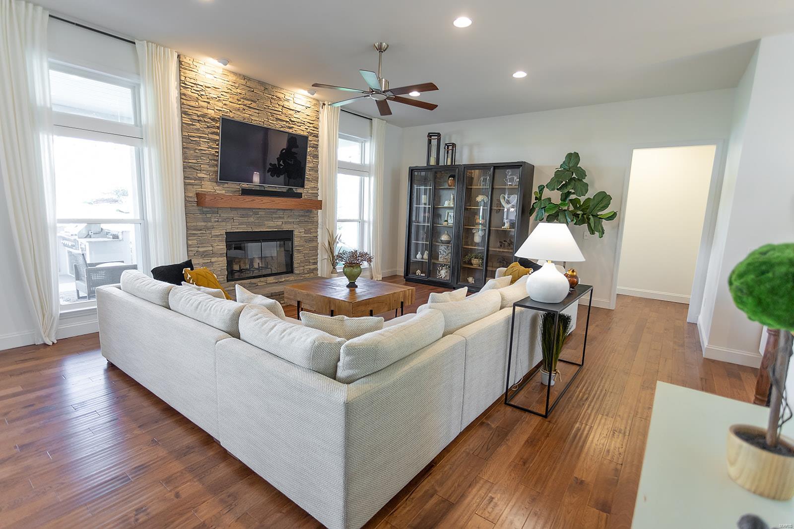 Pearl Ridge Estate Mittler Ac - Residential