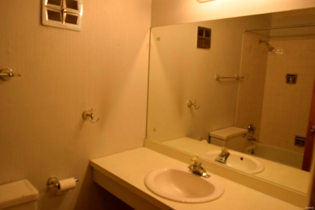 Hazelcrest Condo - Residential