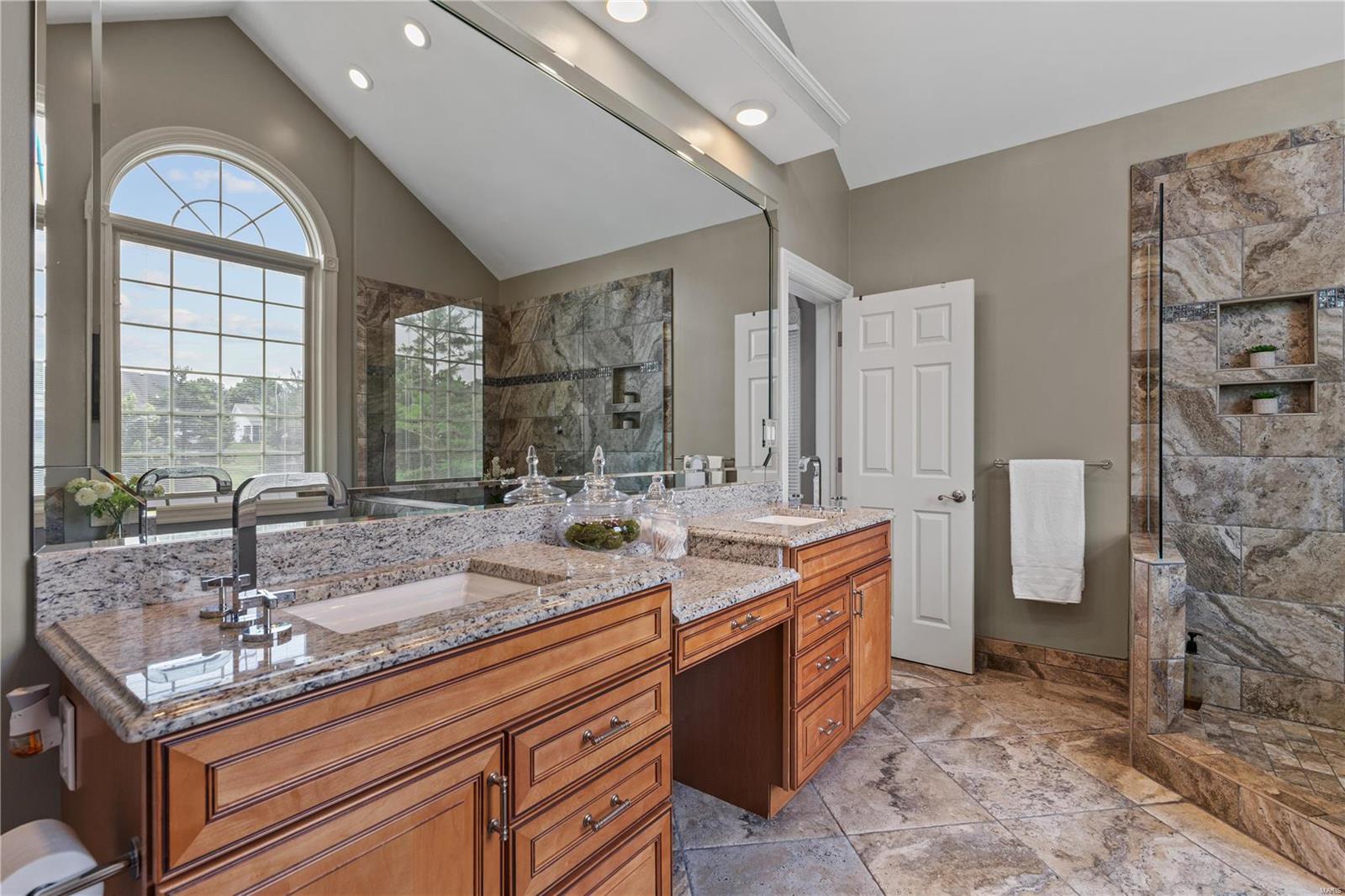 Manors Of Town & Country Bristol Manor - Residential