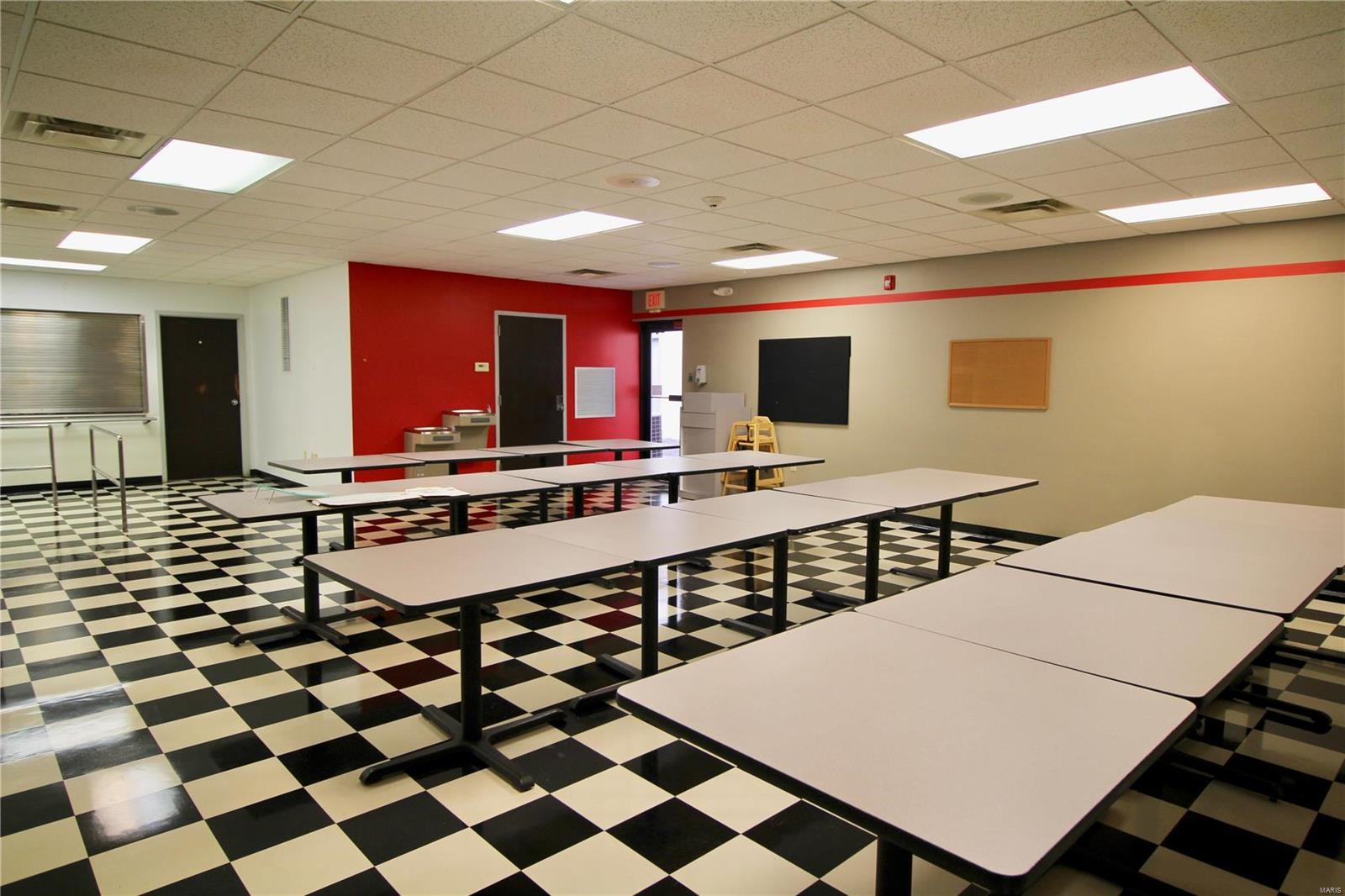 n/a - Commercial Sale