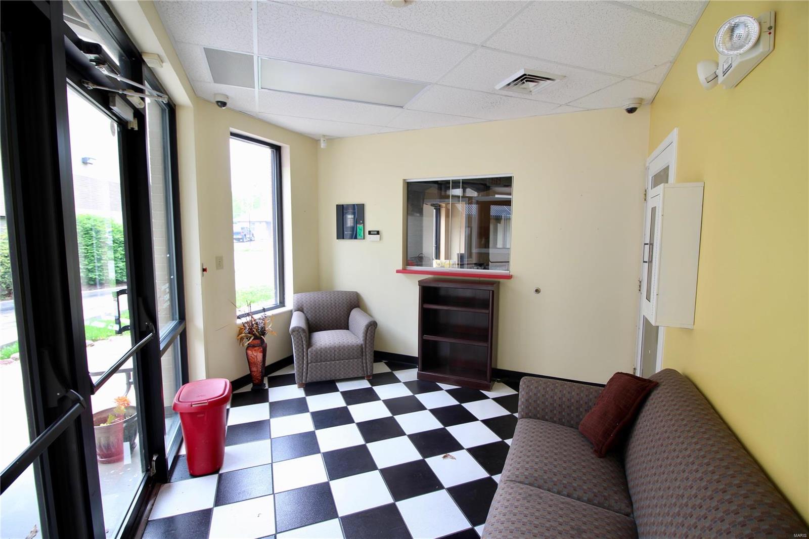 n/a - Commercial Sale