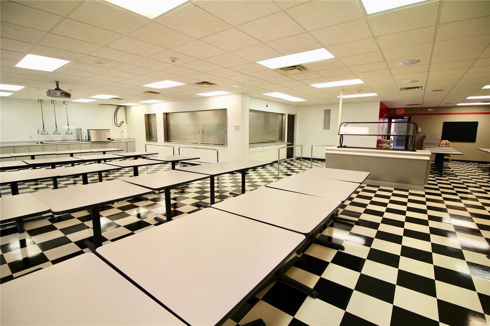 n/a - Commercial Sale