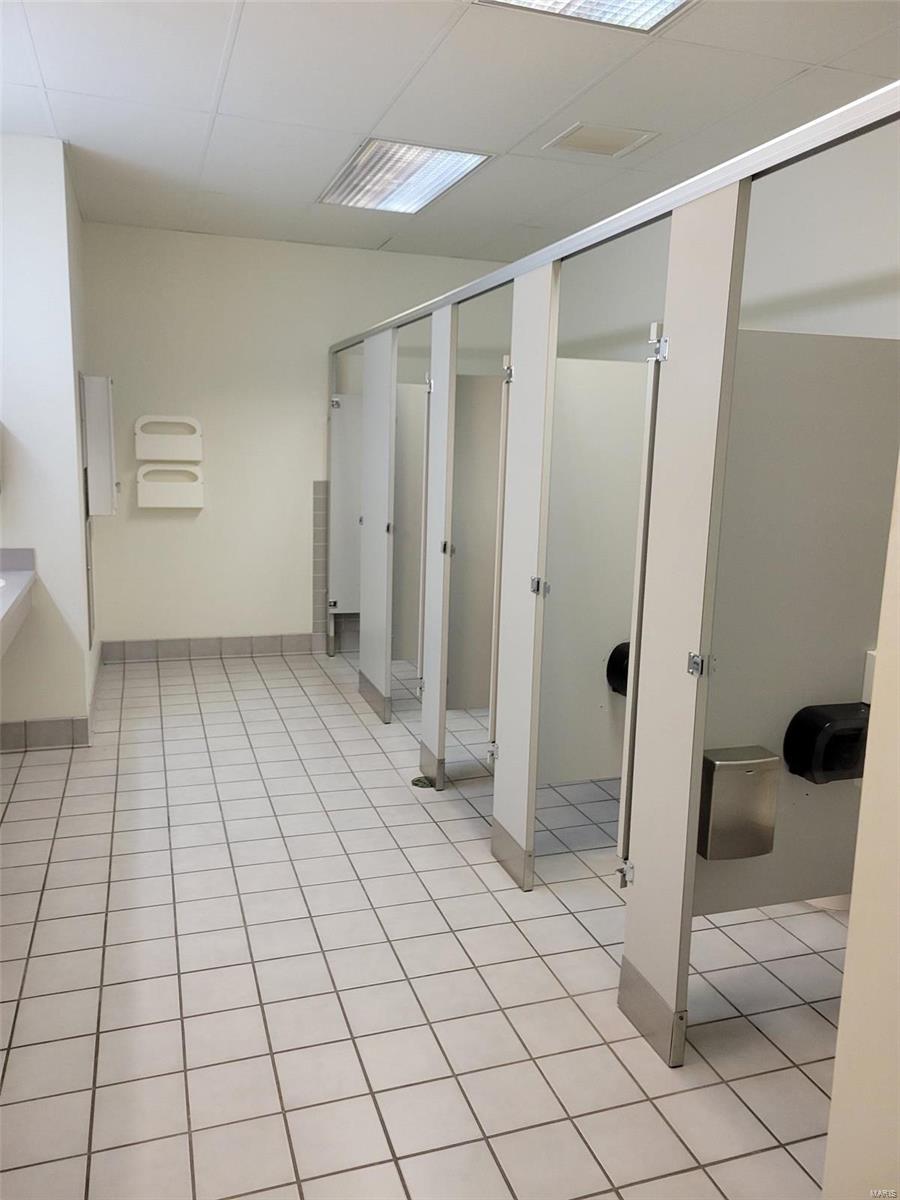 n/a - Commercial Sale