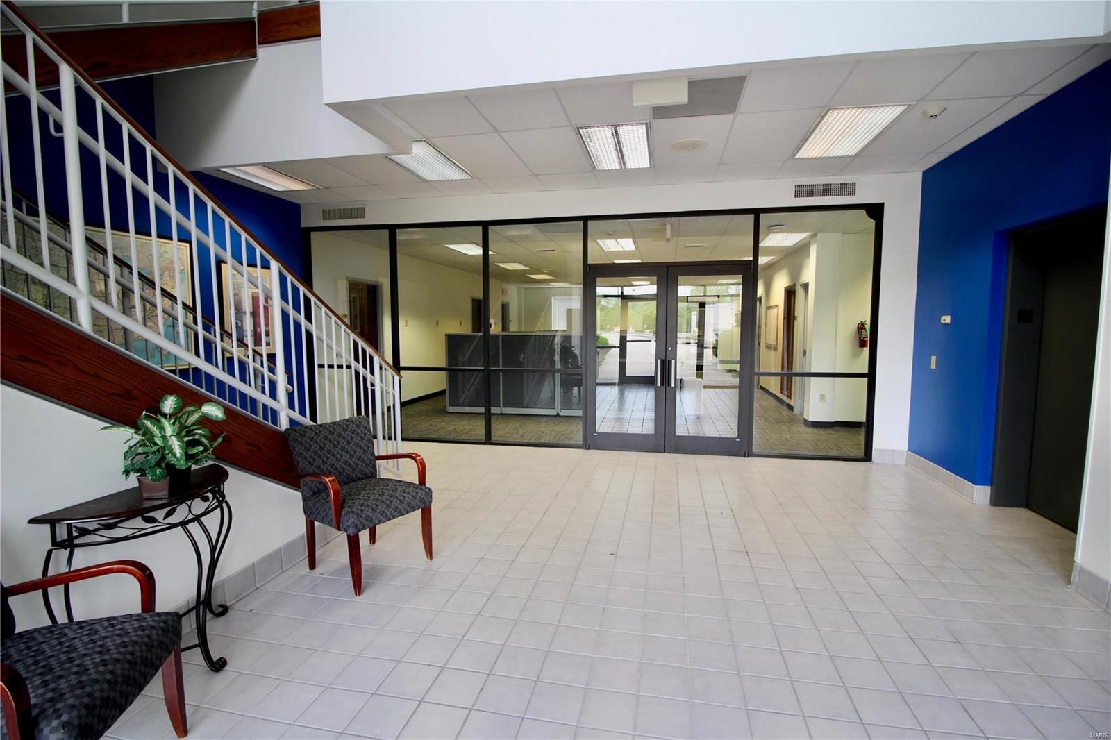 n/a - Commercial Sale