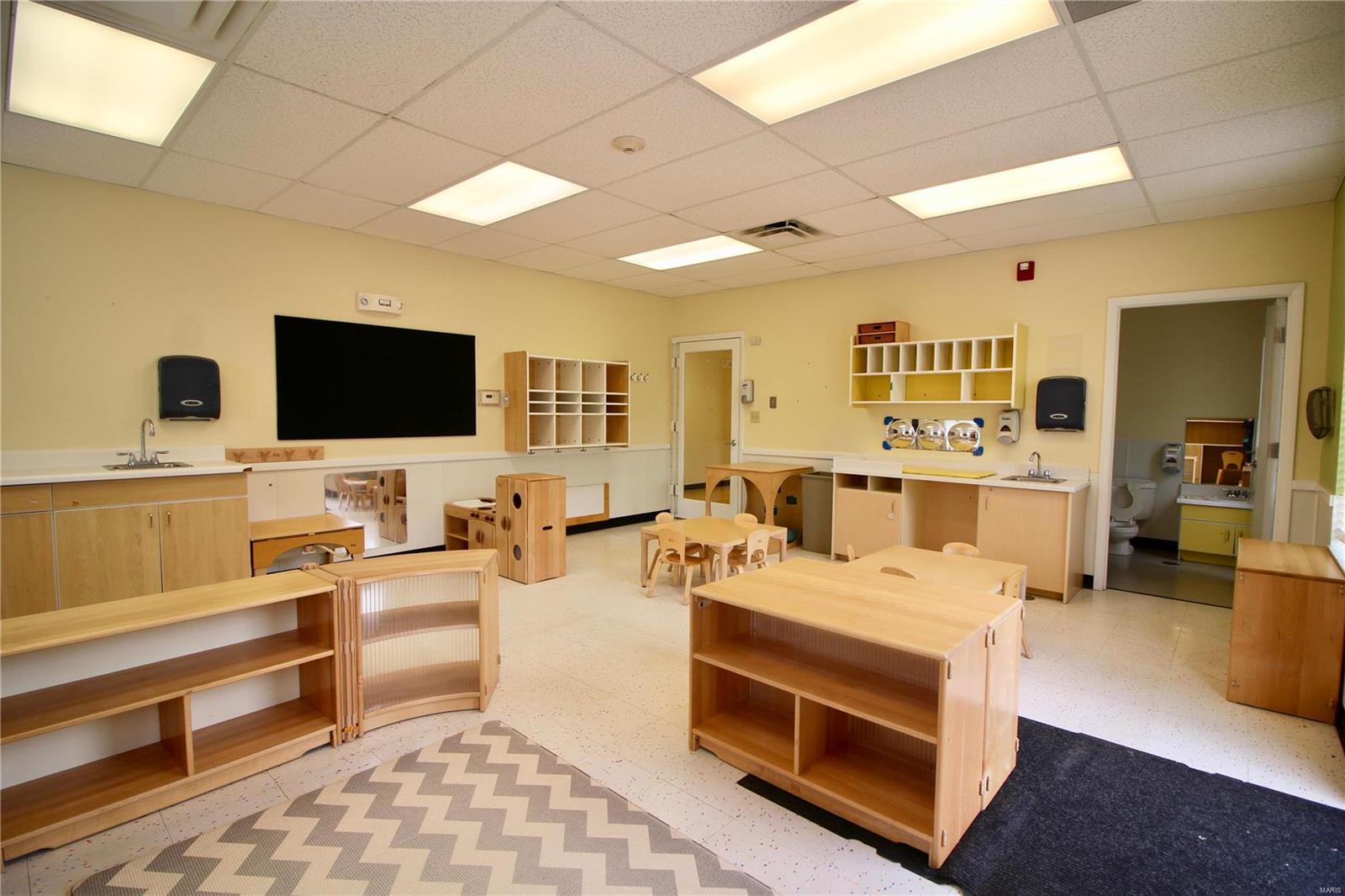 n/a - Commercial Sale