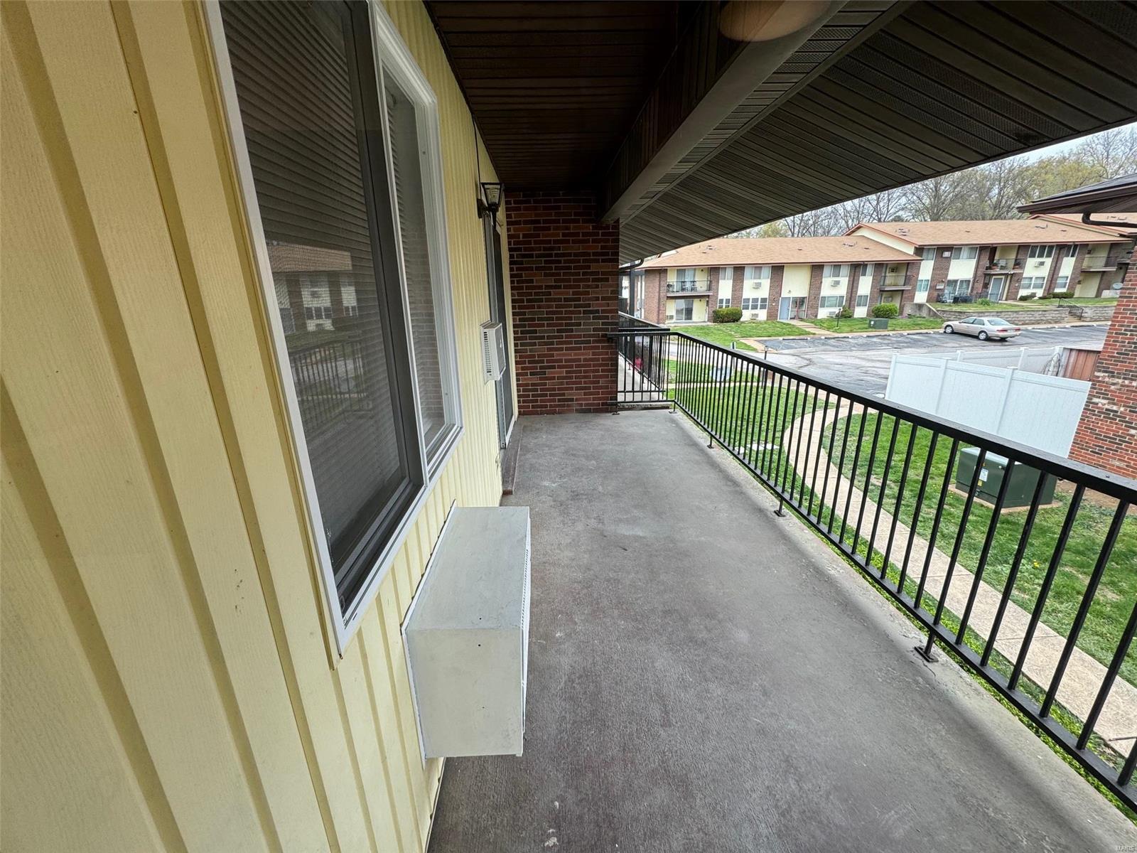 Hazelcrest Condo - Residential