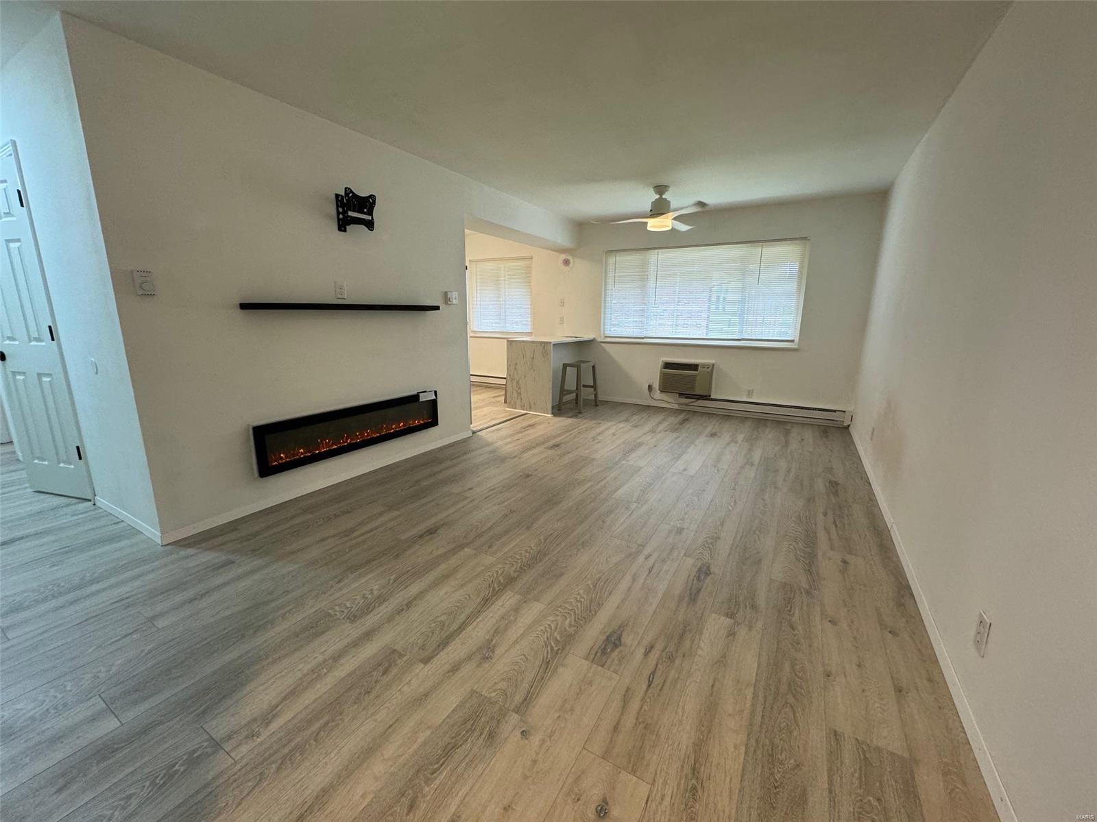 Hazelcrest Condo - Residential