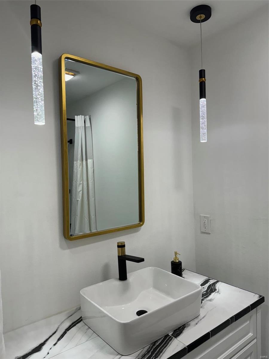 Hazelcrest Condo - Residential