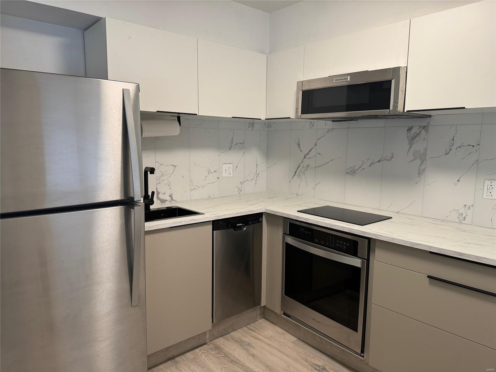 Hazelcrest Condo - Residential