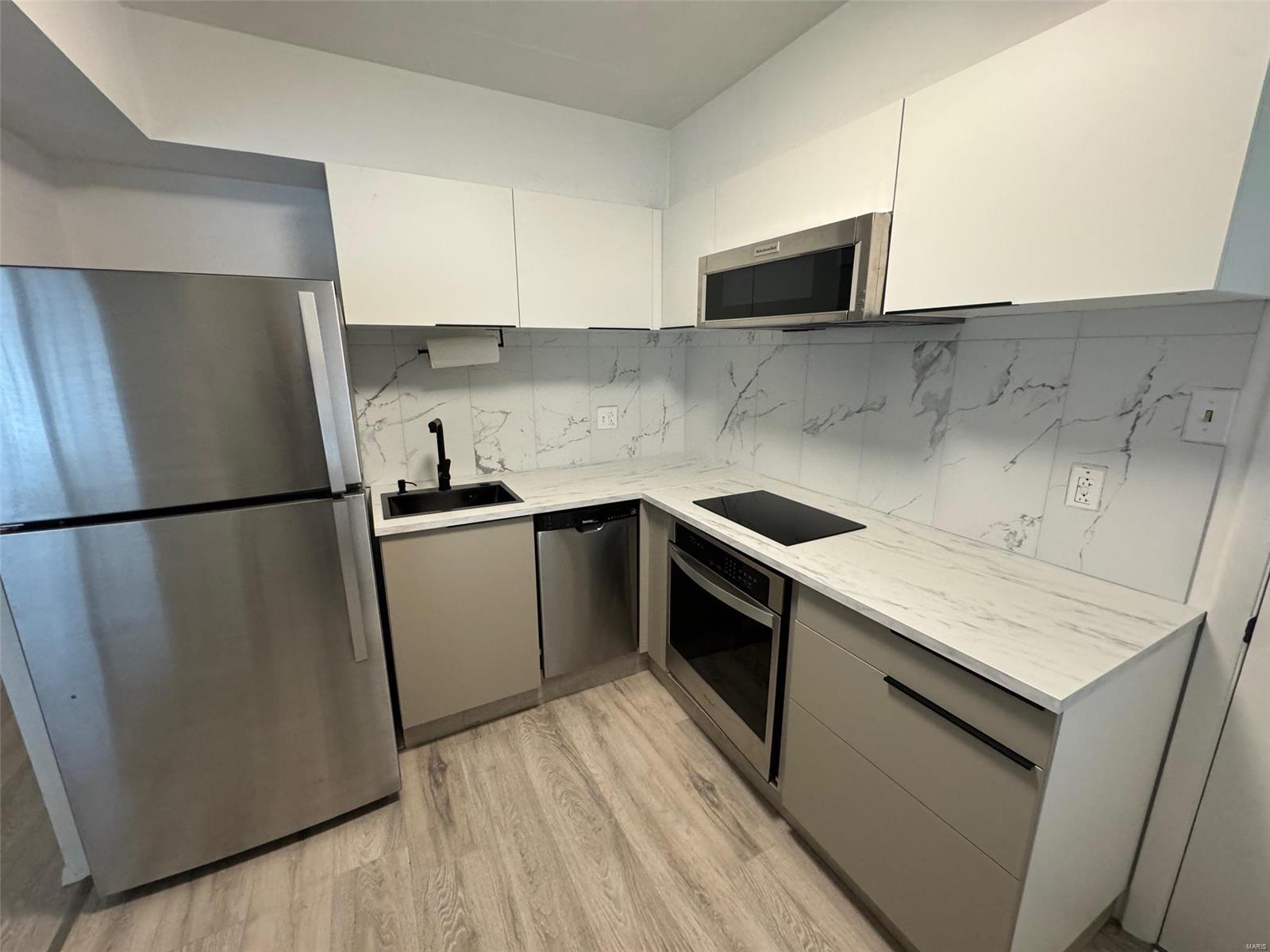 Hazelcrest Condo - Residential