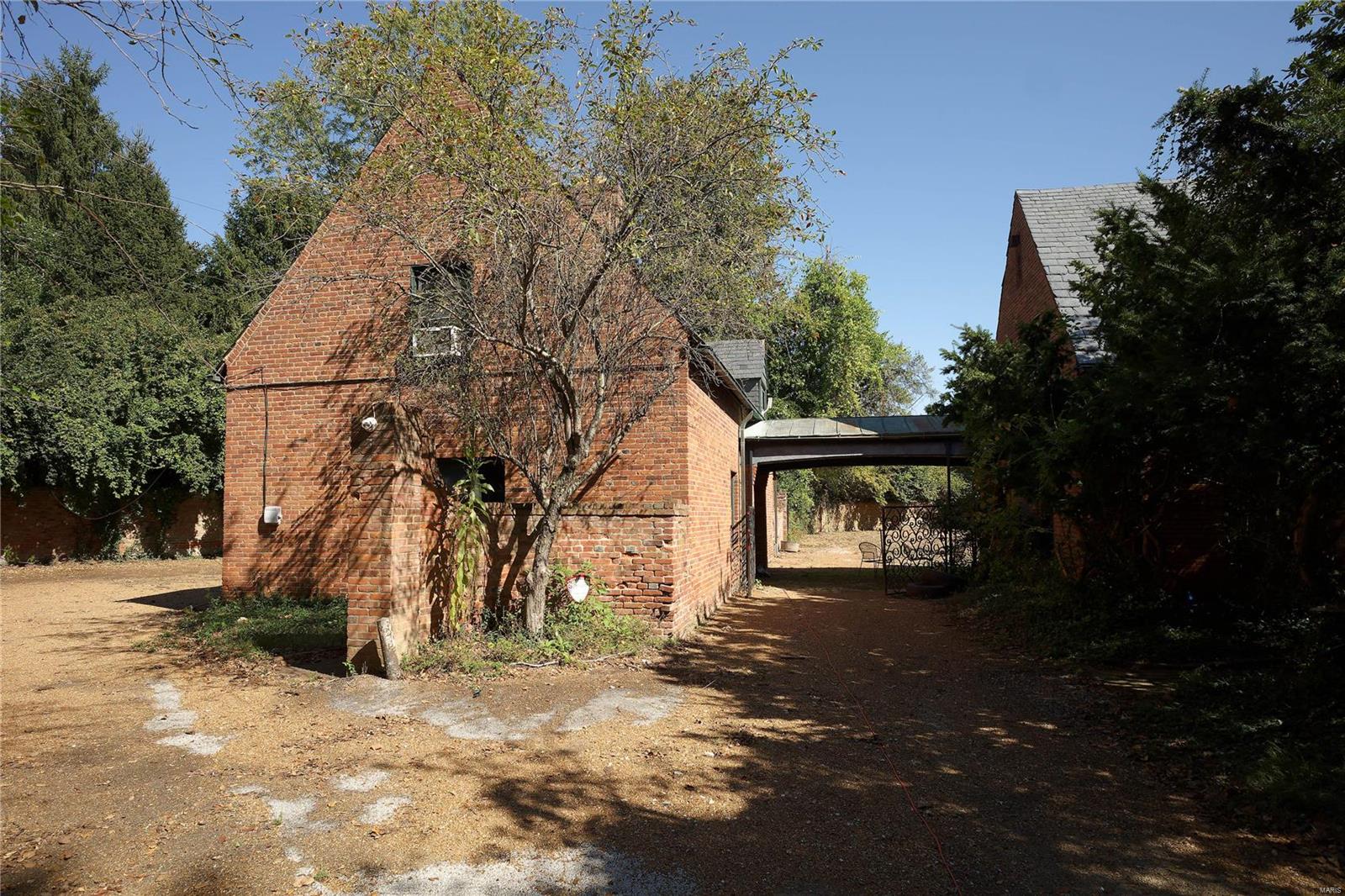 New St Louis Country Club - Residential