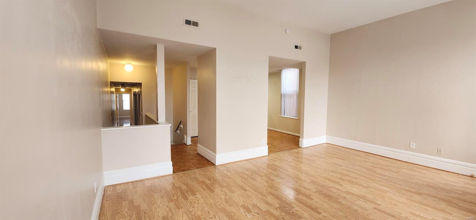St Louis, Missouri 63104, United States, 2 Bedrooms Bedrooms, ,1 BathroomBathrooms,Residential,Active,82630