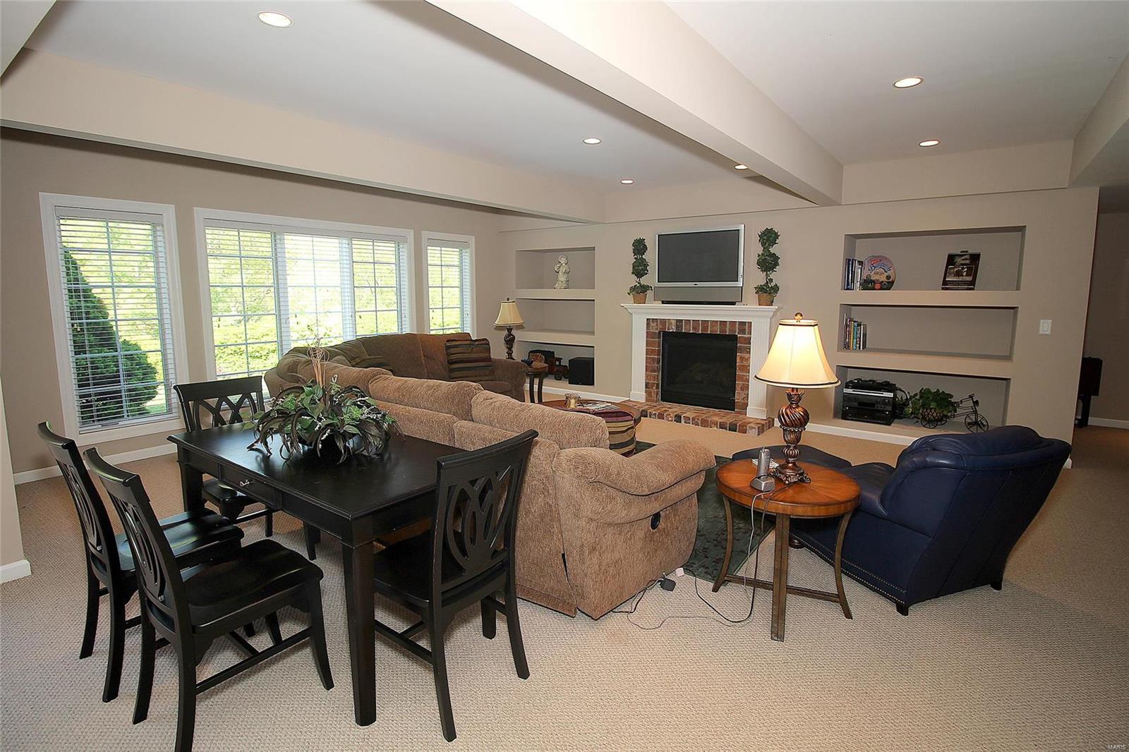 Anton Place - Residential