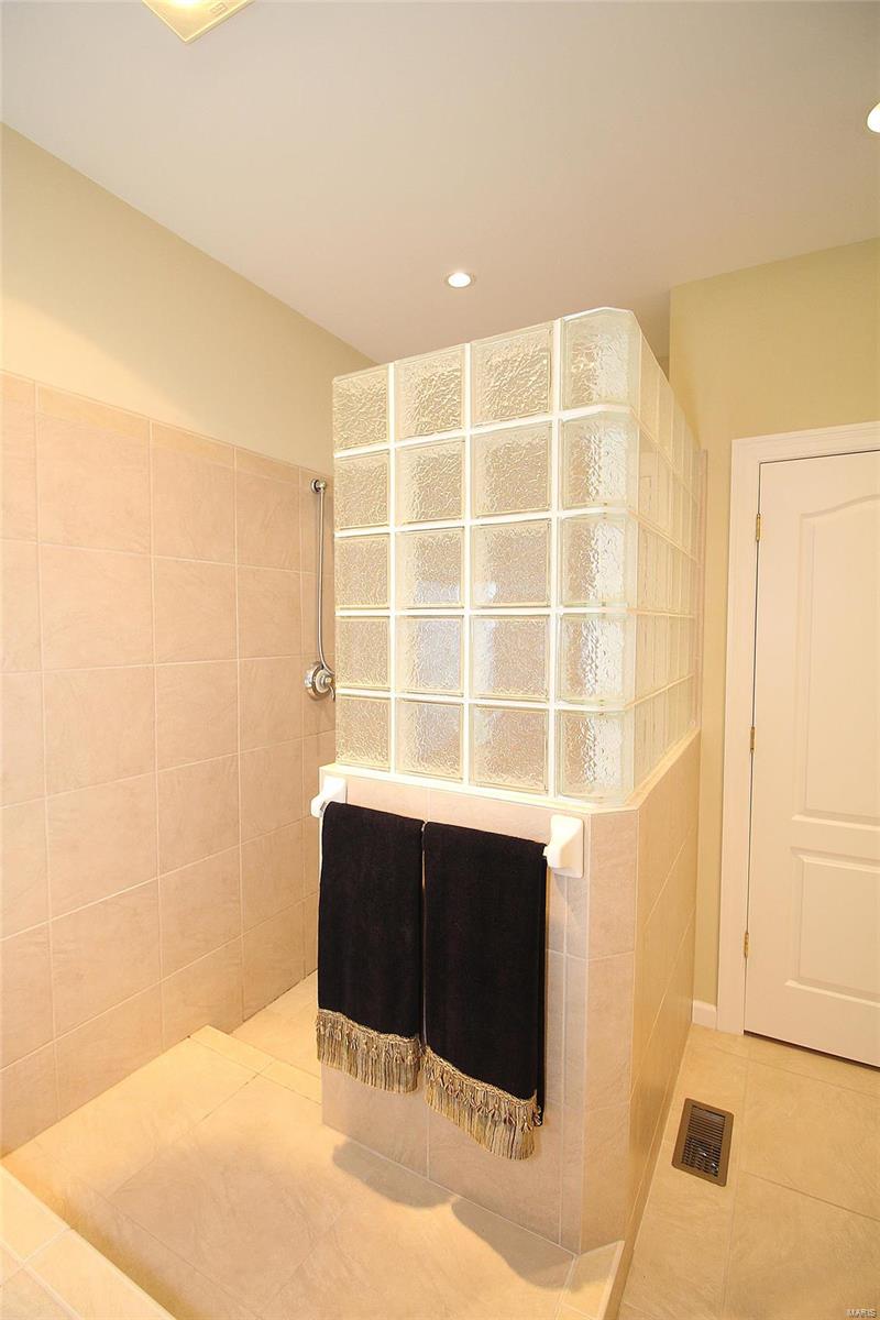 Anton Place - Residential