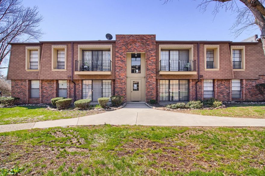 GREAT VERY AFFORDABLE COMFORTABLE FIRST FLOOR CONDO...MOVE IN READY/TURN KEY....NICE TASTEFUL NEUTRAL DECOR...New Carpet and Kitchen and Bath Flooring...Fresh New Paint...OPEN Living Room & Dining Area...Updated Bath...Updated Kitchen with New White Cabinets, Countertops and New Stainless Smooth Surface Range and Dishwasher...Updated Lighting...Comfortable Living on First Floor. Plenty of Closet Space-Guest Closet, Large Walk-in off Living Room, Large Double Closet in Master Suite Area, Pantry in Kitchen plus Indoor Storage Closet just steps from front door. Mailbox Inside Building Right Across from Condo Front Door.  Slider to Patio...Affordable Condo Fee includes water, sewer and trash & more...Well Maintained Complex.  Close Short Walk to Complex Added Patio Area for BBQing & Relaxing....Great Convenient Location...Close Access to Lindbergh, Hwy 70, Boeing, Airport & More...American Home Shield Home Warranty.  Affordable Living! Location: Ground Level, Suburban