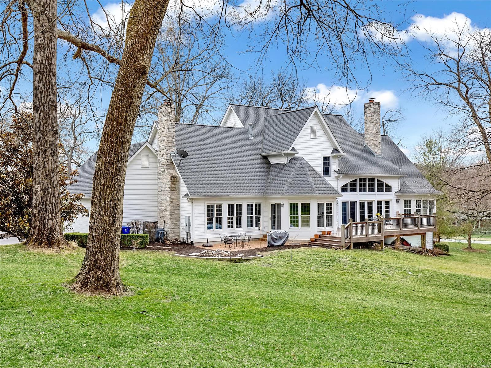 Huntleigh Manor - Residential