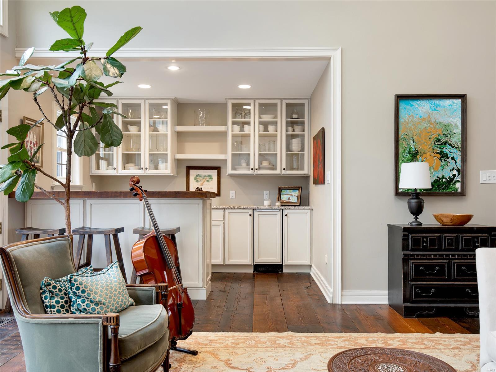 Huntleigh Manor - Residential