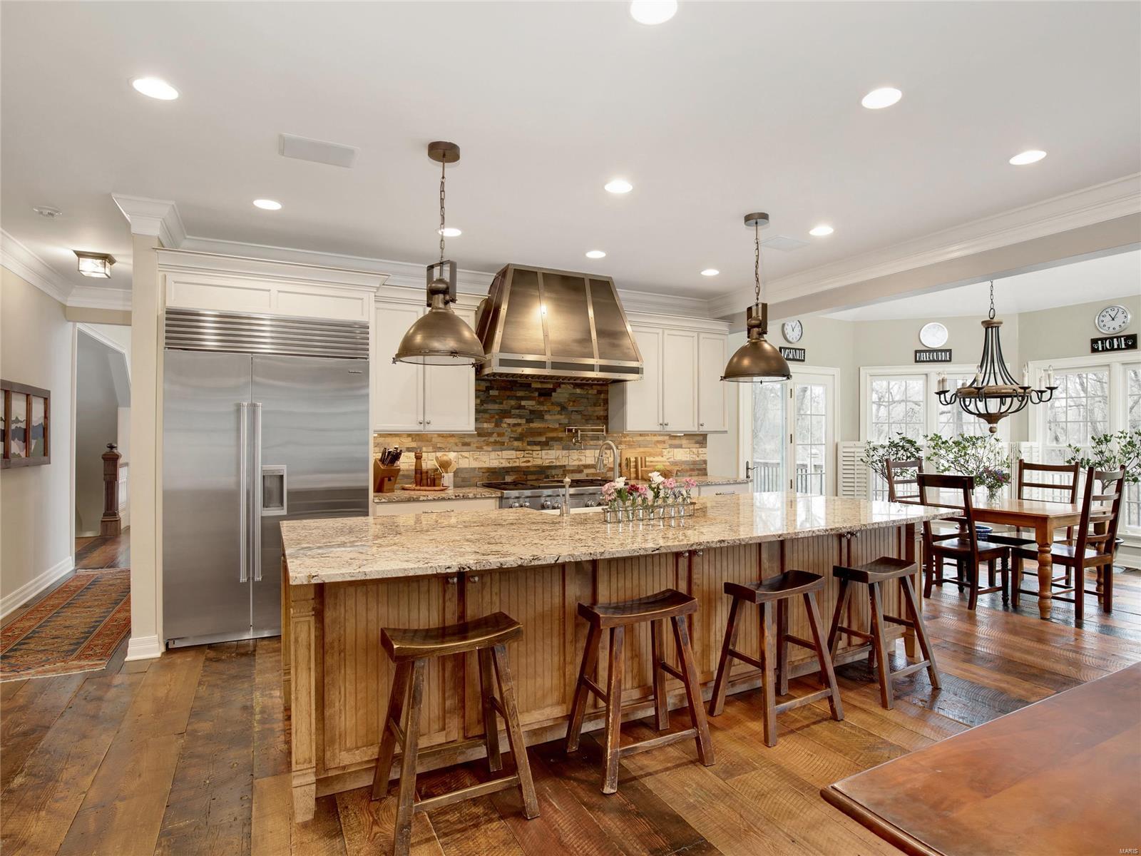 Huntleigh Manor - Residential