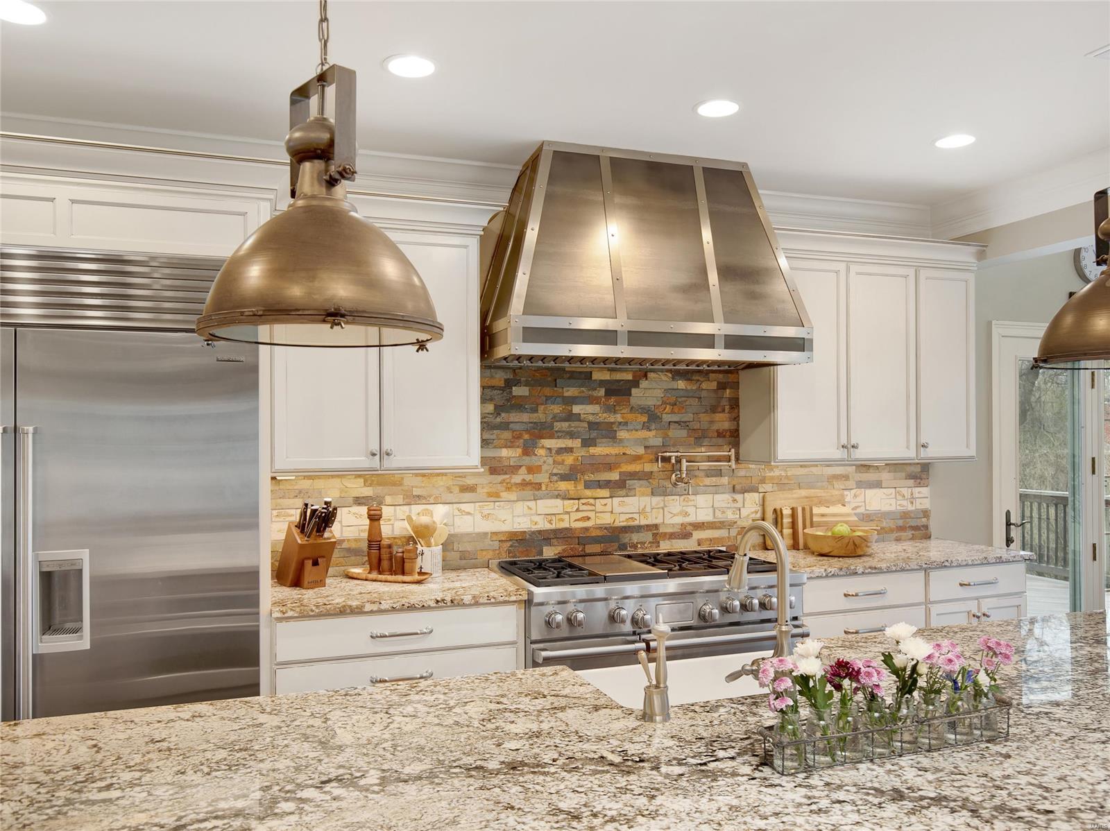 Huntleigh Manor - Residential