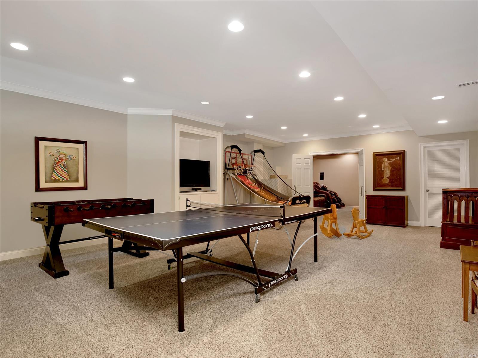 Huntleigh Manor - Residential