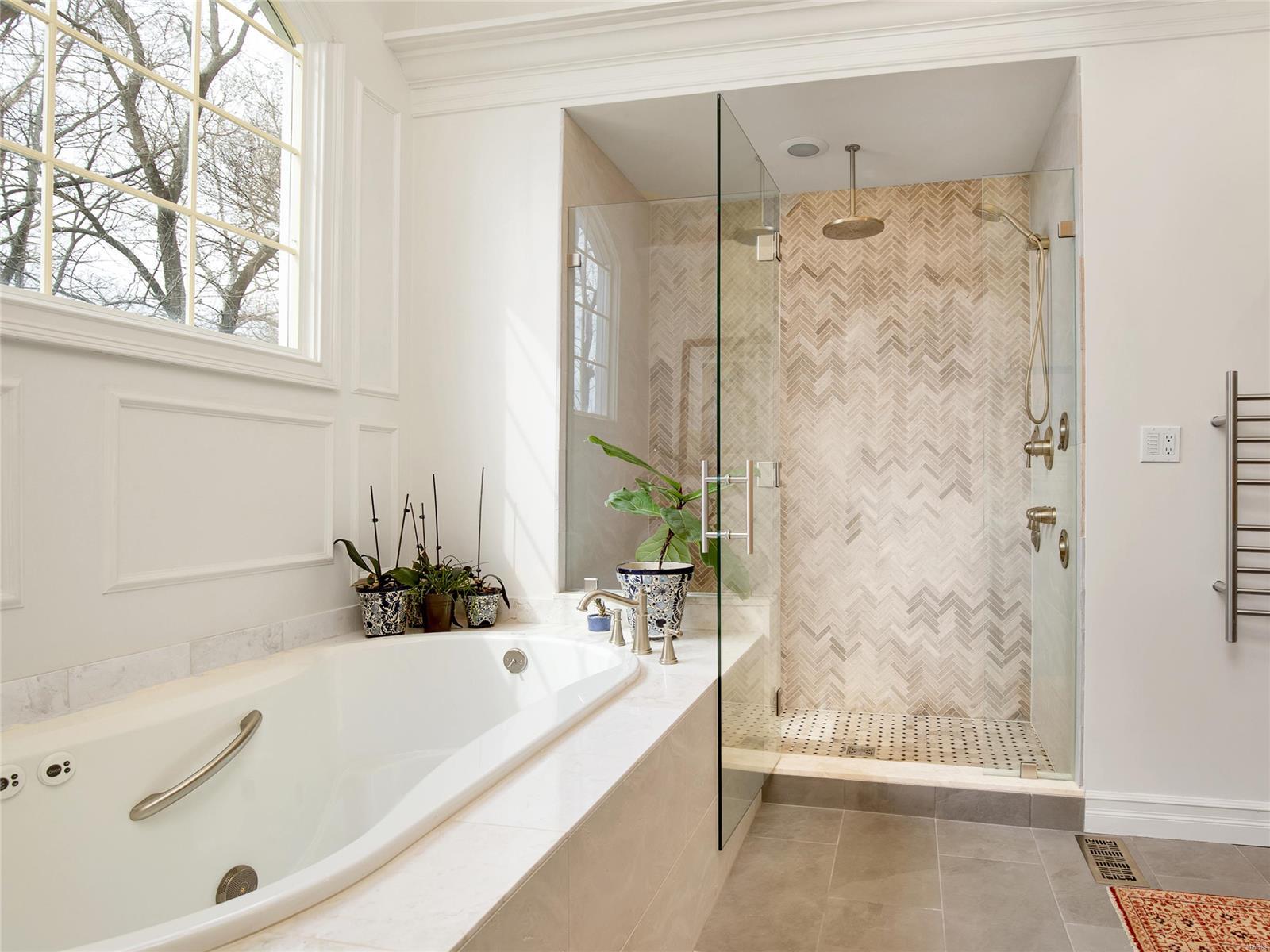 Huntleigh Manor - Residential