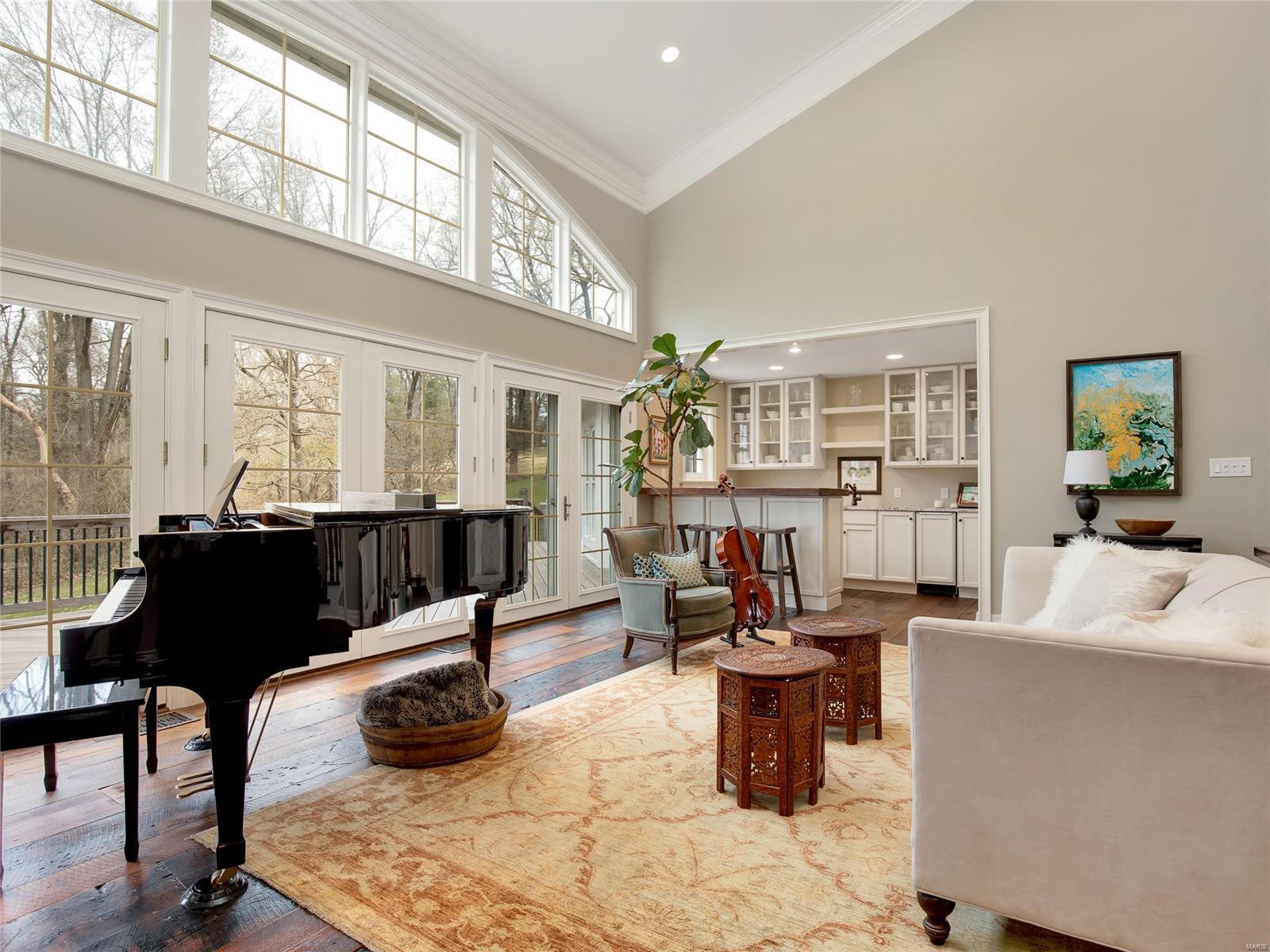 Huntleigh Manor - Residential