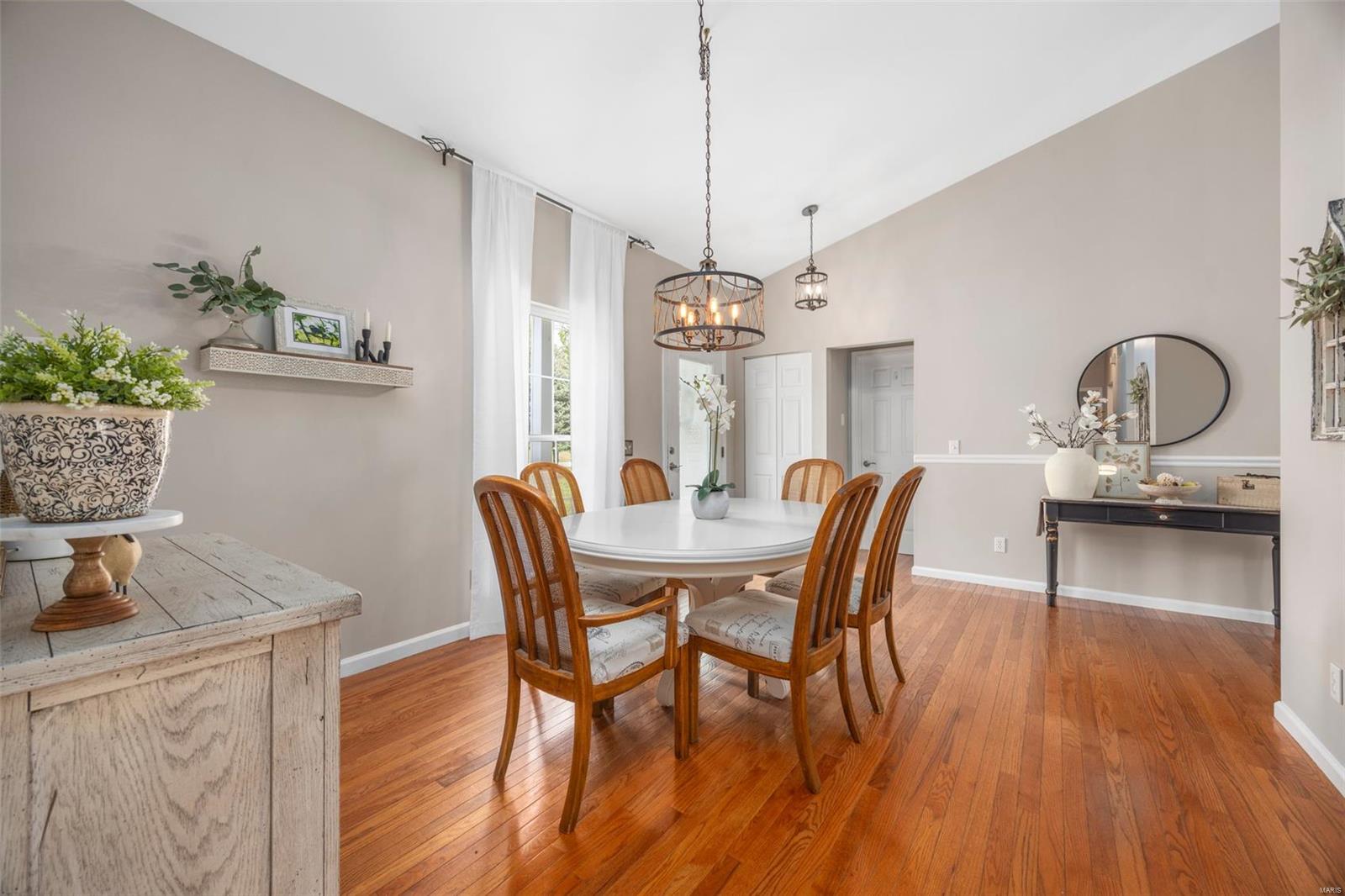 Lake St Louis, Missouri 63367, United States, 5 Bedrooms Bedrooms, ,3 BathroomsBathrooms,Residential,Pending,112455