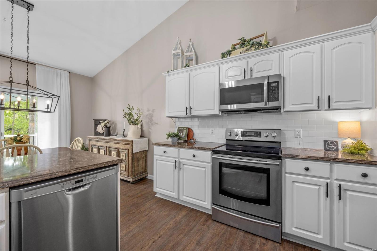 Lake St Louis, Missouri 63367, United States, 5 Bedrooms Bedrooms, ,3 BathroomsBathrooms,Residential,Pending,112455