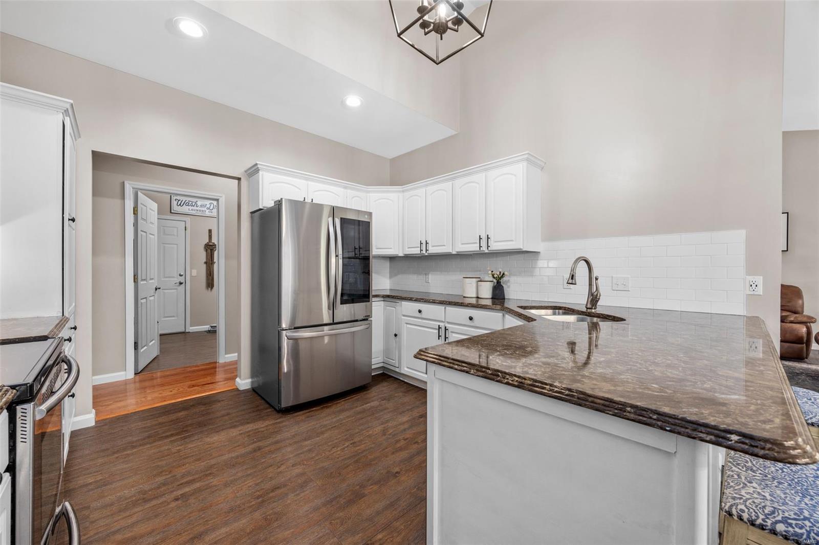 Lake St Louis, Missouri 63367, United States, 5 Bedrooms Bedrooms, ,3 BathroomsBathrooms,Residential,Pending,112455