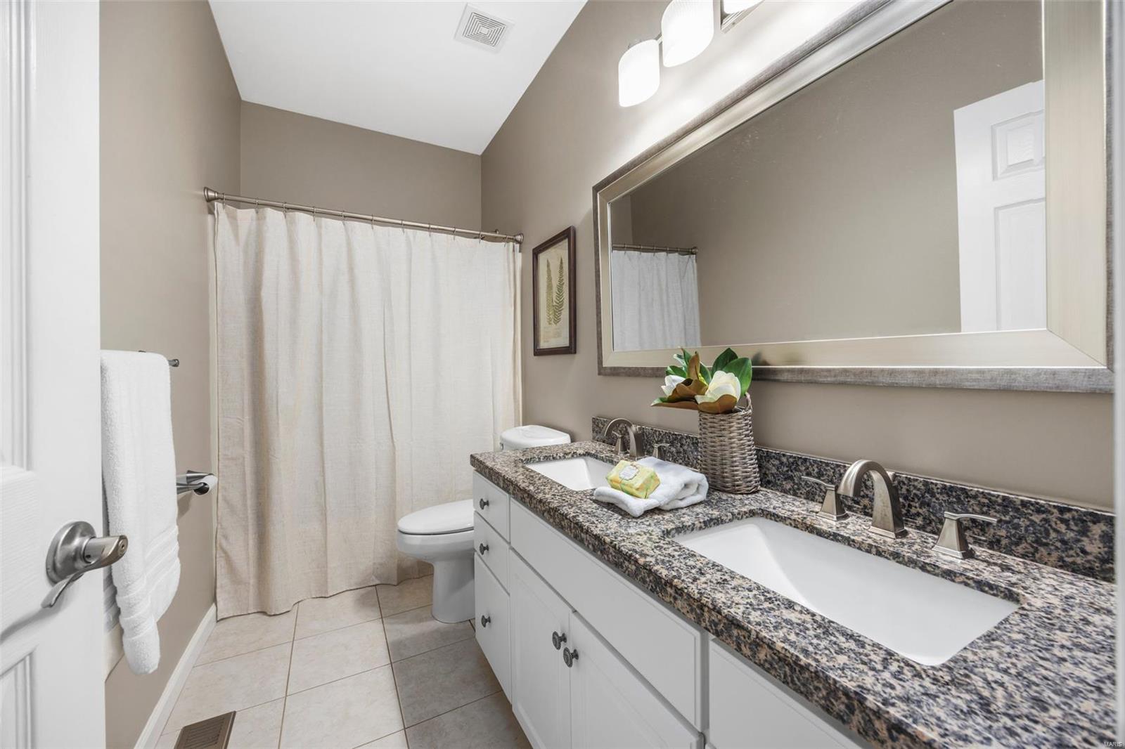 Lake St Louis, Missouri 63367, United States, 5 Bedrooms Bedrooms, ,3 BathroomsBathrooms,Residential,Pending,112455