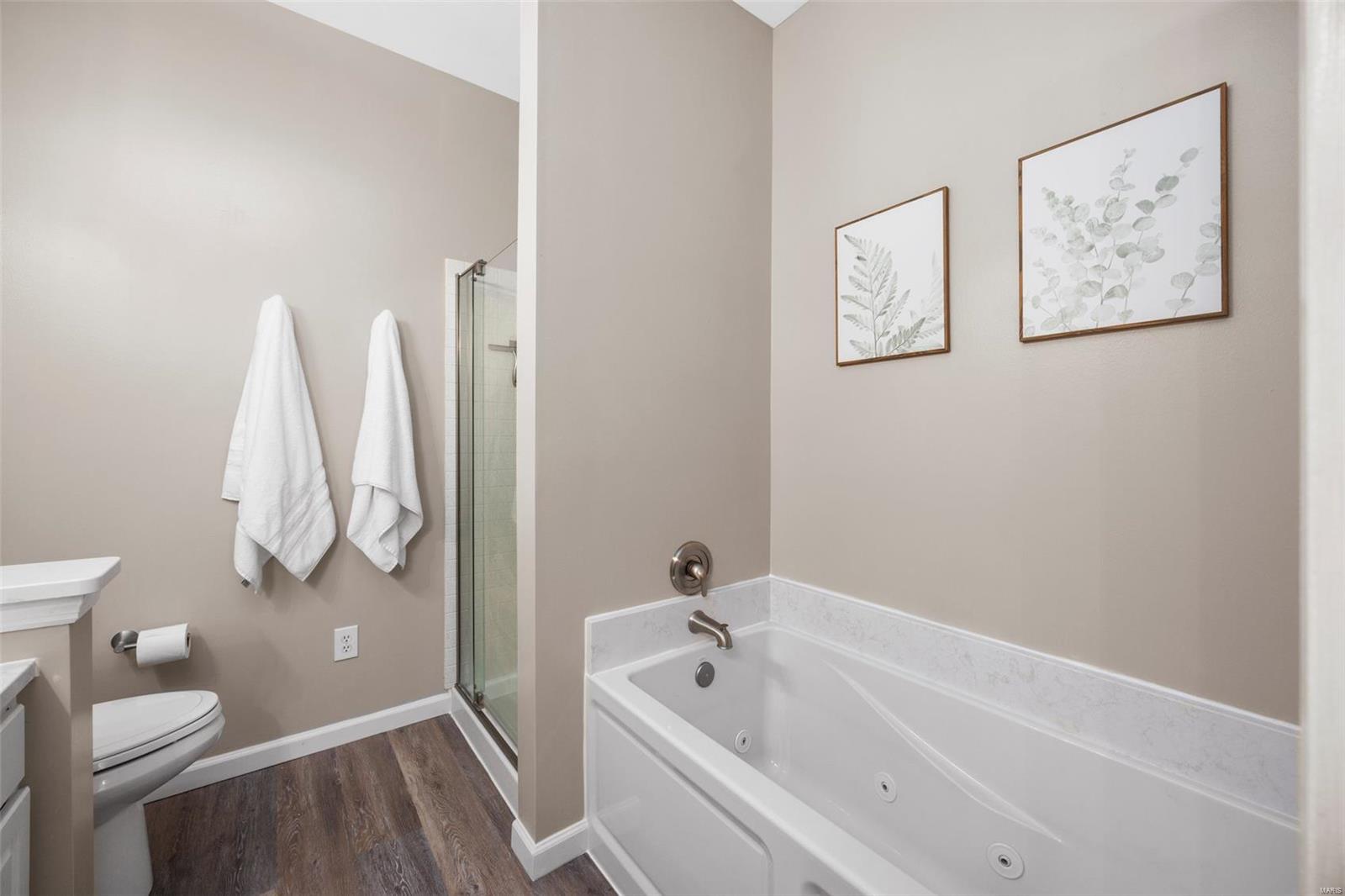 Lake St Louis, Missouri 63367, United States, 5 Bedrooms Bedrooms, ,3 BathroomsBathrooms,Residential,Pending,112455