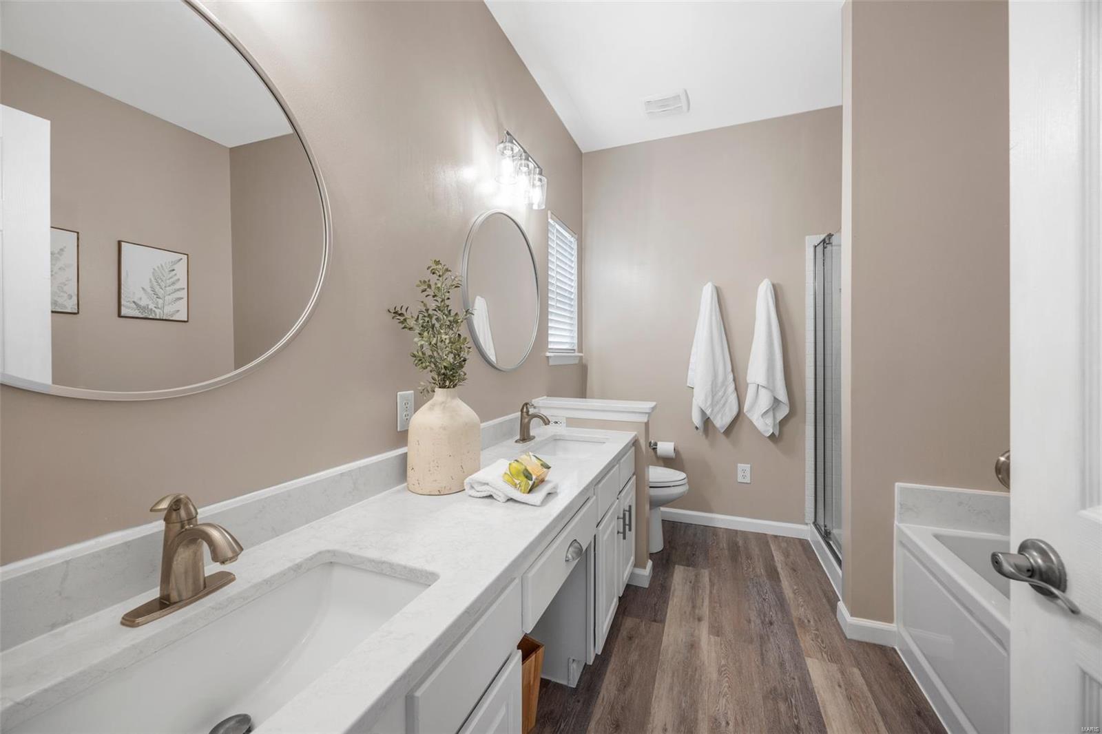 Lake St Louis, Missouri 63367, United States, 5 Bedrooms Bedrooms, ,3 BathroomsBathrooms,Residential,Pending,112455