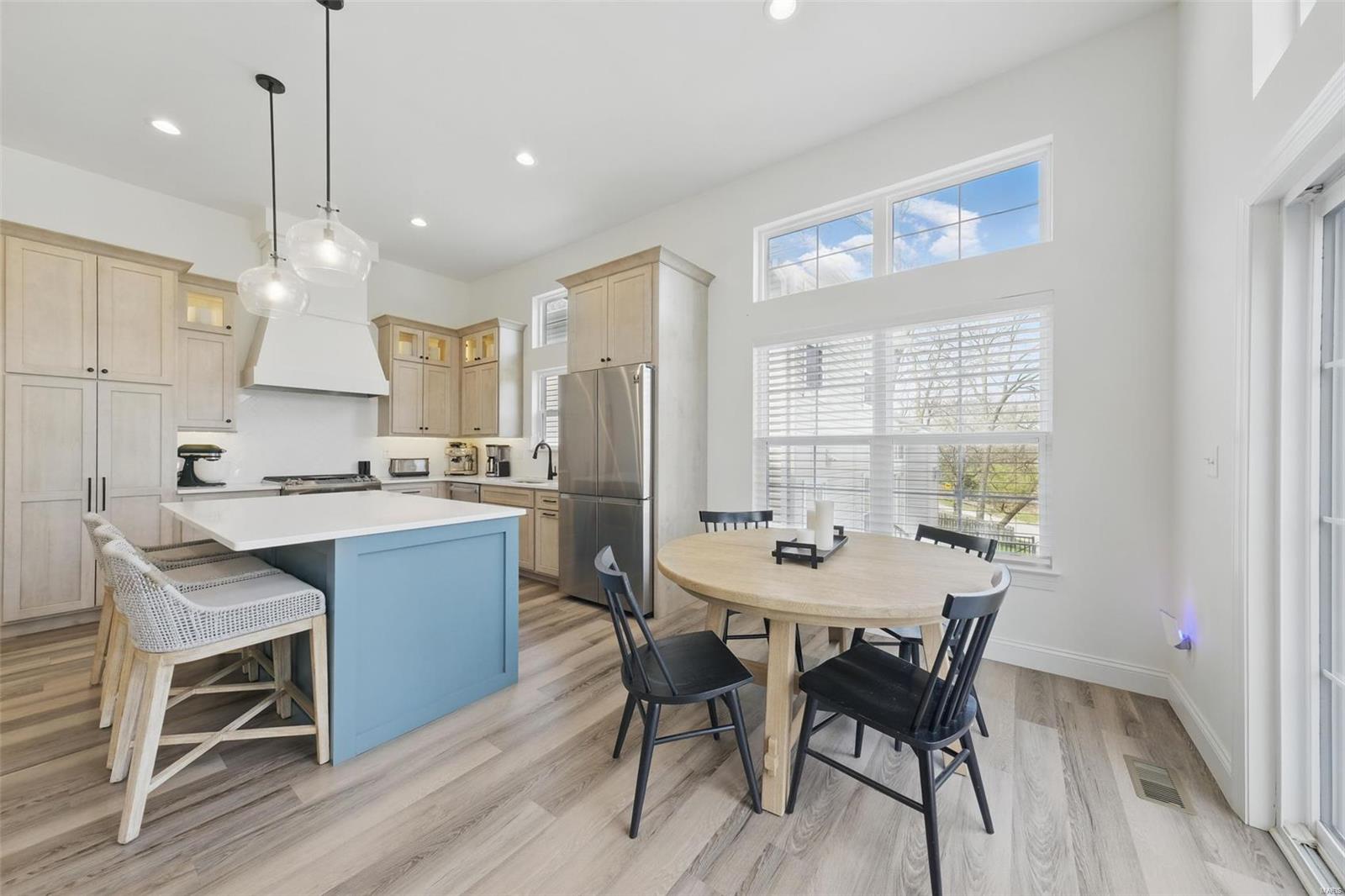 Kirkwood, Missouri 63122, United States, 5 Bedrooms Bedrooms, ,4 BathroomsBathrooms,Residential,Pending,100505