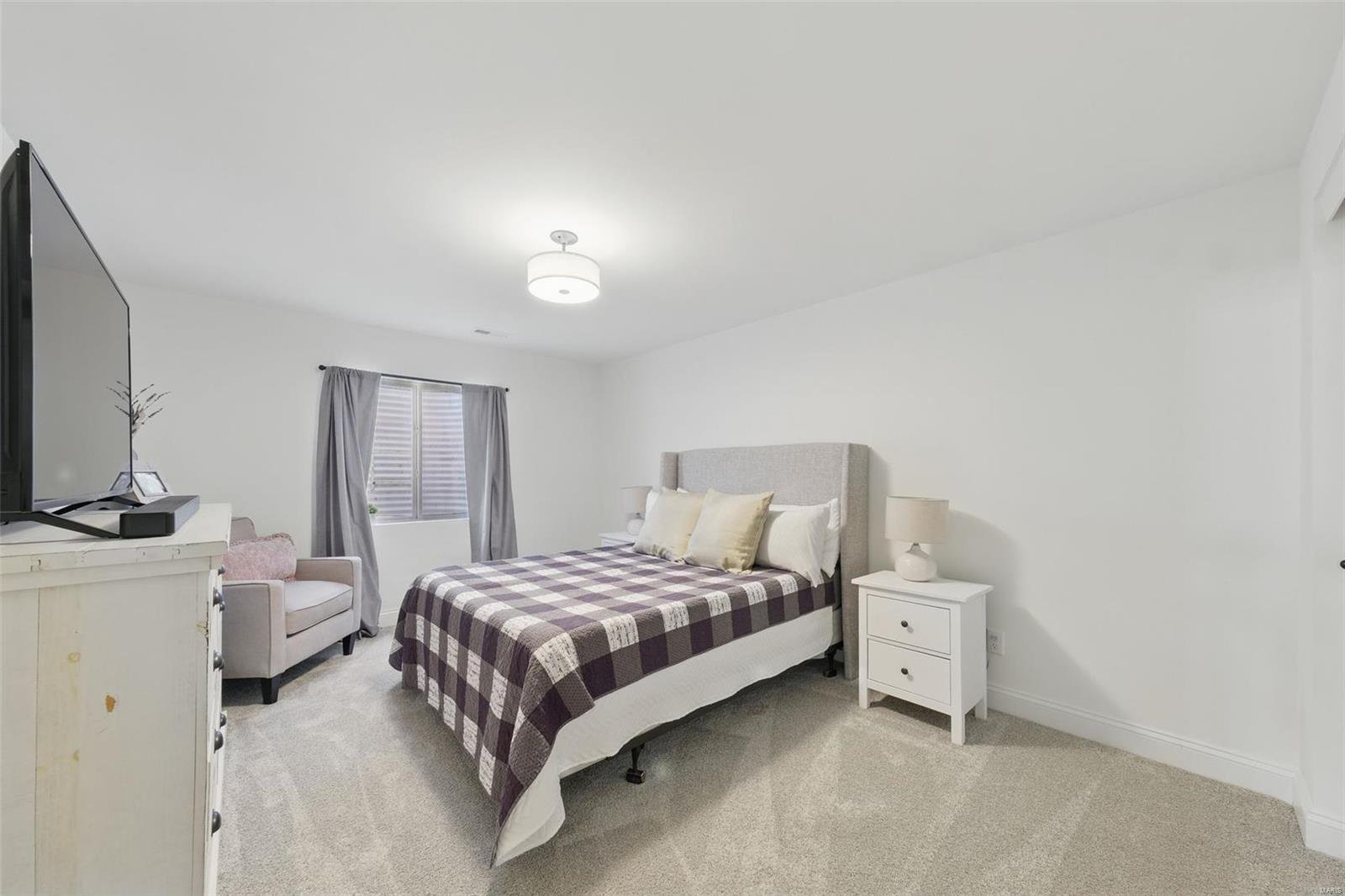 Kirkwood, Missouri 63122, United States, 5 Bedrooms Bedrooms, ,4 BathroomsBathrooms,Residential,Pending,100505