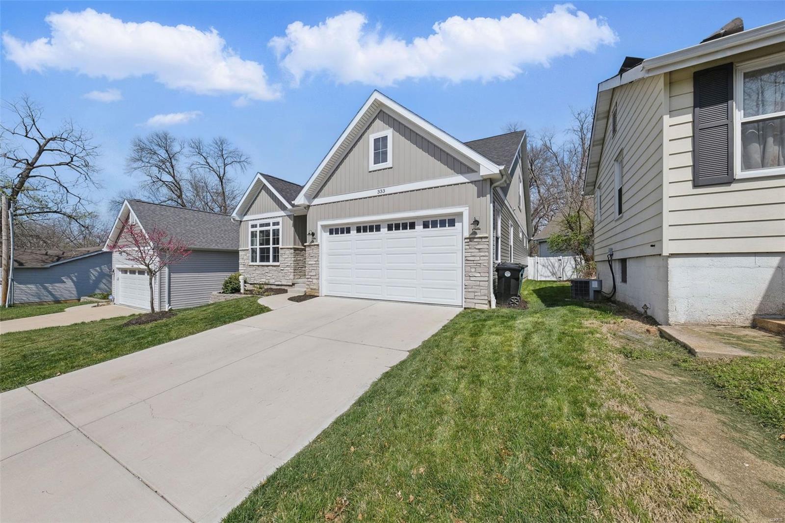 Kirkwood, Missouri 63122, United States, 5 Bedrooms Bedrooms, ,4 BathroomsBathrooms,Residential,Pending,100505